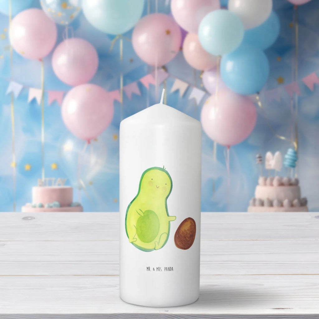 Kerze Avocado rollt Kern Laternenkerze, Kommunionskerze, Weihnachtskerze, Grosse Kerze, Blockkerze, Geburtstagskerze, Geburtskerze, Osterkerze, Stumpenkerze, Handgemachte Kerze, Dinnerkerze, Zylinderkerze, Wunschkerze, Bedruckte Kerze, Wachskerze, Tischkerze, Hochzeitskerze, Erinnerungskerze, Gartenkerze, Dekorative Kerze, Tafelkerze, Dekokerze, Erinnerungslicht, Adventskerze, Kerze Mit Motiv, Kerze Mit Spruch, Schmuckkerze, Veggie, Vegan, Avocado, Gesund, Baby, Erstes Kind, Schwangerschaft, Avocados, Zur Geburt, Geburtstag, Große Liebe, Säugling, Love, Liebe, Babyparty, Schwanger, Kind, Geburt