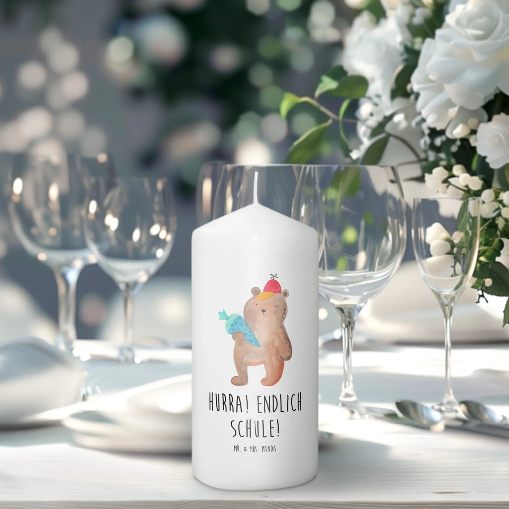 Kerze Bär Schultüte Stumpenkerze, Erinnerungskerze, Handgemachte Kerze, Bedruckte Kerze, Schmuckkerze, Geburtskerze, Adventskerze, Gartenkerze, Grosse Kerze, Hochzeitskerze, Dekorative Kerze, Geburtstagskerze, Blockkerze, Tafelkerze, Tischkerze, Wachskerze, Dekokerze, Zylinderkerze, Kerze Mit Motiv, Laternenkerze, Weihnachtskerze, Kerze Mit Spruch, Erinnerungslicht, Osterkerze, Kommunionskerze, Dinnerkerze, Wunschkerze, Teddybär, Teddy, Bär, Bär Motiv, Grundschule, Erster Schultag Geschenk, Schulanfang, Schulbeginn, Schultüte, Einschulung Geschenk, Schule Geschenk