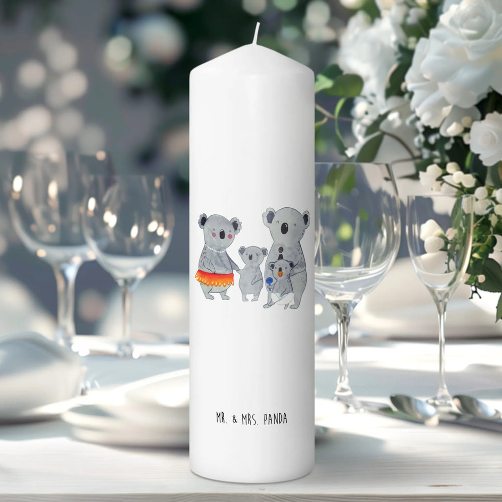 Kerze Koala Familie Wachskerze, Tischkerze, Schmuckkerze, Erinnerungslicht, Gartenkerze, Dekorative Kerze, Kommunionskerze, Geburtstagskerze, Handgemachte Kerze, Tafelkerze, Bedruckte Kerze, Geburtskerze, Blockkerze, Weihnachtskerze, Adventskerze, Dinnerkerze, Dekokerze, Stumpenkerze, Laternenkerze, Zylinderkerze, Wunschkerze, Kerze Mit Spruch, Grosse Kerze, Osterkerze, Erinnerungskerze, Kerze Mit Motiv, Hochzeitskerze, Oma, Papa, Mama, Vatertag, Bruder, Schwester, Familie, Muttertag, Opa, Geschwister, Family, Kinder, Koalas, Familienleben, Koala