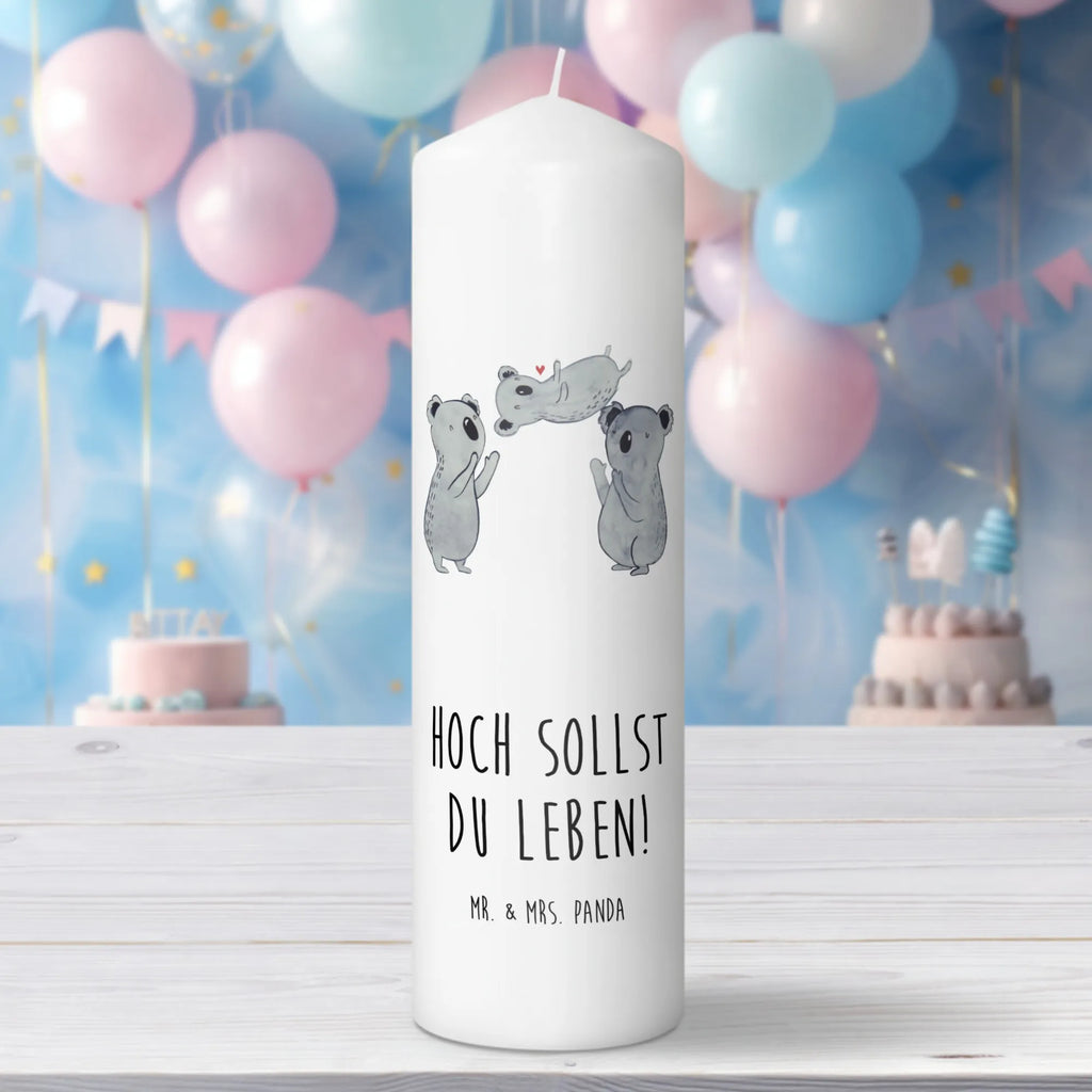 Kerze Koala Feiern Sich Wunschkerze, Stumpenkerze, Grosse Kerze, Dekorative Kerze, Kommunionskerze, Adventskerze, Dekokerze, Blockkerze, Geburtskerze, Gartenkerze, Erinnerungskerze, Erinnerungslicht, Dinnerkerze, Schmuckkerze, Osterkerze, Hochzeitskerze, Wachskerze, Kerze Mit Motiv, Zylinderkerze, Laternenkerze, Geburtstagskerze, Handgemachte Kerze, Kerze Mit Spruch, Tafelkerze, Weihnachtskerze, Tischkerze, Bedruckte Kerze, Geschenk, Geburtstag, Geburtstagsgeschenk, Liebe, Herz, Kind, Familie, Koala, Eltern