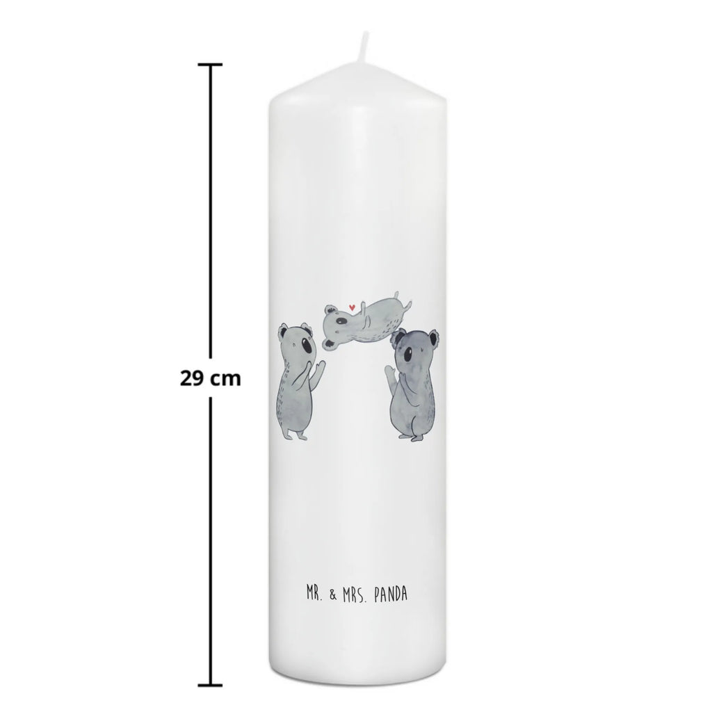 Kerze Koala Feiern Sich Wunschkerze, Stumpenkerze, Grosse Kerze, Dekorative Kerze, Kommunionskerze, Adventskerze, Dekokerze, Blockkerze, Geburtskerze, Gartenkerze, Erinnerungskerze, Erinnerungslicht, Dinnerkerze, Schmuckkerze, Osterkerze, Hochzeitskerze, Wachskerze, Kerze Mit Motiv, Zylinderkerze, Laternenkerze, Geburtstagskerze, Handgemachte Kerze, Kerze Mit Spruch, Tafelkerze, Weihnachtskerze, Tischkerze, Bedruckte Kerze, Geschenk, Geburtstag, Geburtstagsgeschenk, Liebe, Herz, Kind, Familie, Koala, Eltern