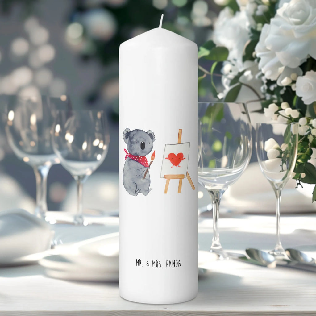 Kerze Koala Künstler Adventskerze, Stumpenkerze, Geburtstagskerze, Dekokerze, Osterkerze, Tischkerze, Kerze Mit Motiv, Erinnerungskerze, Erinnerungslicht, Dekorative Kerze, Weihnachtskerze, Geburtskerze, Hochzeitskerze, Grosse Kerze, Kerze Mit Spruch, Tafelkerze, Wunschkerze, Blockkerze, Kommunionskerze, Gartenkerze, Laternenkerze, Zylinderkerze, Bedruckte Kerze, Dinnerkerze, Schmuckkerze, Wachskerze, Handgemachte Kerze, Koalabär, Koala, Zeichnen, Liebensbeweis, Gefühle, Liebesgeschenk, Künstler, Liebe