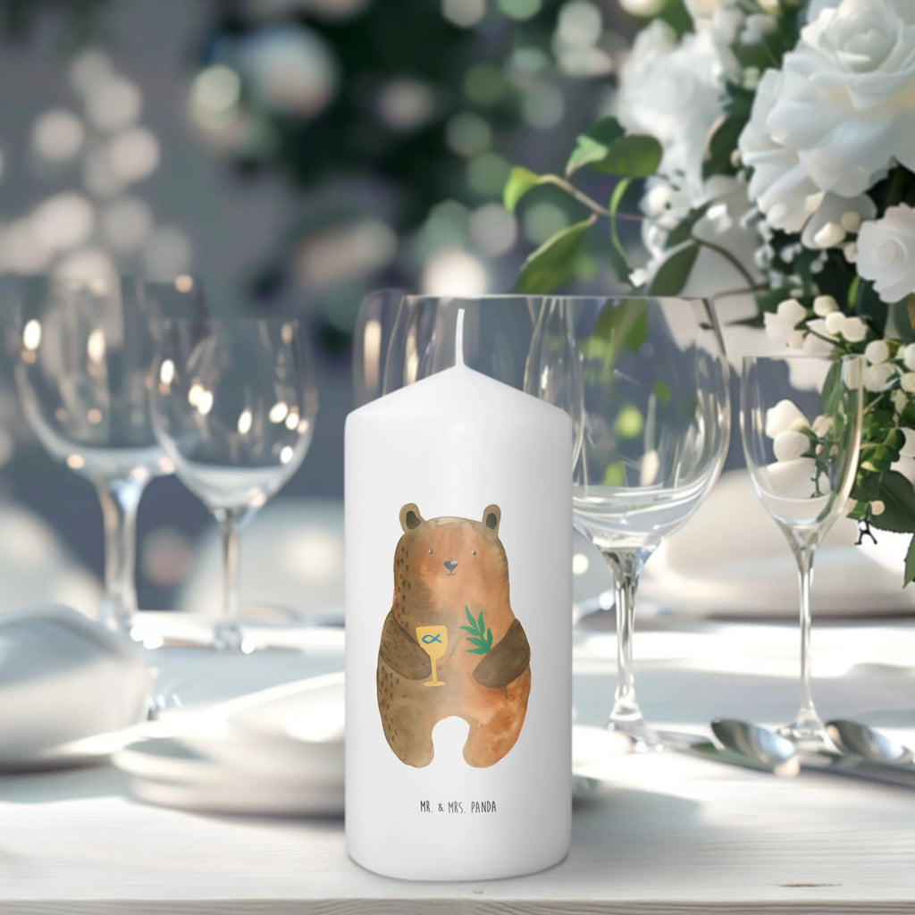 Kerze Bär Konfirmation Kommunionskerze, Kerze Mit Motiv, Gartenkerze, Handgemachte Kerze, Dekorative Kerze, Wachskerze, Tischkerze, Erinnerungslicht, Osterkerze, Wunschkerze, Stumpenkerze, Dinnerkerze, Kerze Mit Spruch, Laternenkerze, Zylinderkerze, Geburtstagskerze, Erinnerungskerze, Schmuckkerze, Dekokerze, Adventskerze, Geburtskerze, Tafelkerze, Grosse Kerze, Weihnachtskerze, Hochzeitskerze, Bedruckte Kerze, Blockkerze, Teddybär, Teddy, Bär, Konfirmation, Gottesdienst, Kirche, Evangelisch
