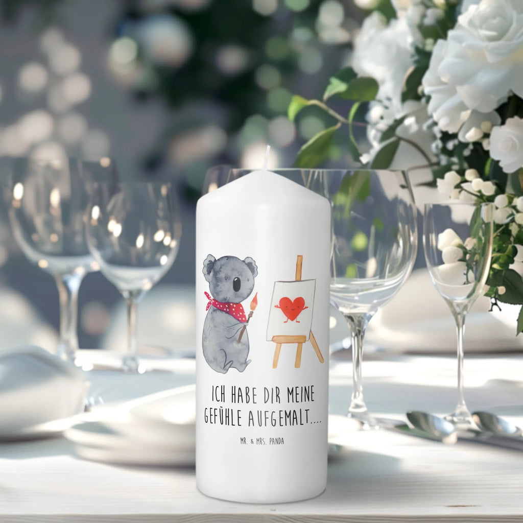 Kerze Koala Künstler Adventskerze, Stumpenkerze, Geburtstagskerze, Dekokerze, Osterkerze, Tischkerze, Kerze Mit Motiv, Erinnerungskerze, Erinnerungslicht, Dekorative Kerze, Weihnachtskerze, Geburtskerze, Hochzeitskerze, Grosse Kerze, Kerze Mit Spruch, Tafelkerze, Wunschkerze, Blockkerze, Kommunionskerze, Gartenkerze, Laternenkerze, Zylinderkerze, Bedruckte Kerze, Dinnerkerze, Schmuckkerze, Wachskerze, Handgemachte Kerze, Koalabär, Koala, Zeichnen, Liebensbeweis, Gefühle, Liebesgeschenk, Künstler, Liebe