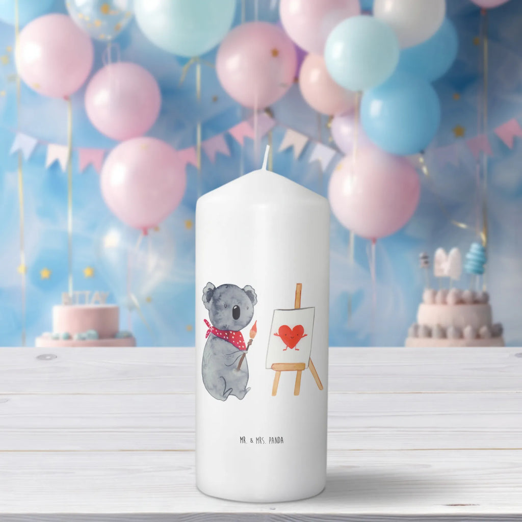 Kerze Koala Künstler Adventskerze, Stumpenkerze, Geburtstagskerze, Dekokerze, Osterkerze, Tischkerze, Kerze Mit Motiv, Erinnerungskerze, Erinnerungslicht, Dekorative Kerze, Weihnachtskerze, Geburtskerze, Hochzeitskerze, Grosse Kerze, Kerze Mit Spruch, Tafelkerze, Wunschkerze, Blockkerze, Kommunionskerze, Gartenkerze, Laternenkerze, Zylinderkerze, Bedruckte Kerze, Dinnerkerze, Schmuckkerze, Wachskerze, Handgemachte Kerze, Koalabär, Koala, Zeichnen, Liebensbeweis, Gefühle, Liebesgeschenk, Künstler, Liebe