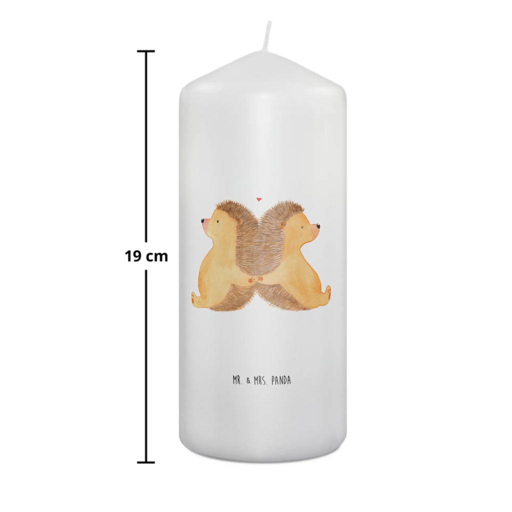Kerze Igel händchenhaltend Kerze Für Ostern, Kerze Mit Spruch, Grablicht, Gartenkerze, Laternenkerze, Kerze Für Advent, Blockkerze, Handgemachte Kerze, Teelicht, Kerze Als Gastgeschenk, Outdoor-Kerze, Kerze, Stearin­kerze, Kerze Mit Namensgravur, Sojawachskerze, Dinnerkerzenpaar, Fair-Trade-Kerze, Kerze Für Taufe, Grabkerze, Gedenkkerze, Kerze Mit Prägung, Stumpenkerze, Kerze Für Hochzeit, Kerze Für Geburtstag, Handgegossene Kerze, Glas-Kerze, Duftkerze, Trauerkerze, Bio-Kerze, Tischkerze, Kerze Mit Motiv, Kerze Für Kommunion, Kerze Für Firmung, Kerze Mit Duft, Andachtskerze, Stabkerze, Tafelkerze, Kerze Ohne Duft, Streukerze, Kerze Mit Fotoeinleger, Votivkerze, Kerze Für Weihnachten, Kerze Mit Gravur, Stumpenkerzen-Set, Metall-Kerze, Dinnerkerze, Liebe, Partner, Freund, Freundin, Ehemann, Ehefrau, Heiraten, Verlobung, Heiratsantrag, Liebesgeschenk, Jahrestag, Hocheitstag, Liebesbeweis, Hand in Hand, Igel, Geschenk für zwei, Lieblingsmensch, Love, Igelliebe, Gemeinsamkeit, Hochzeit, Liebesbotschaft, große Liebe