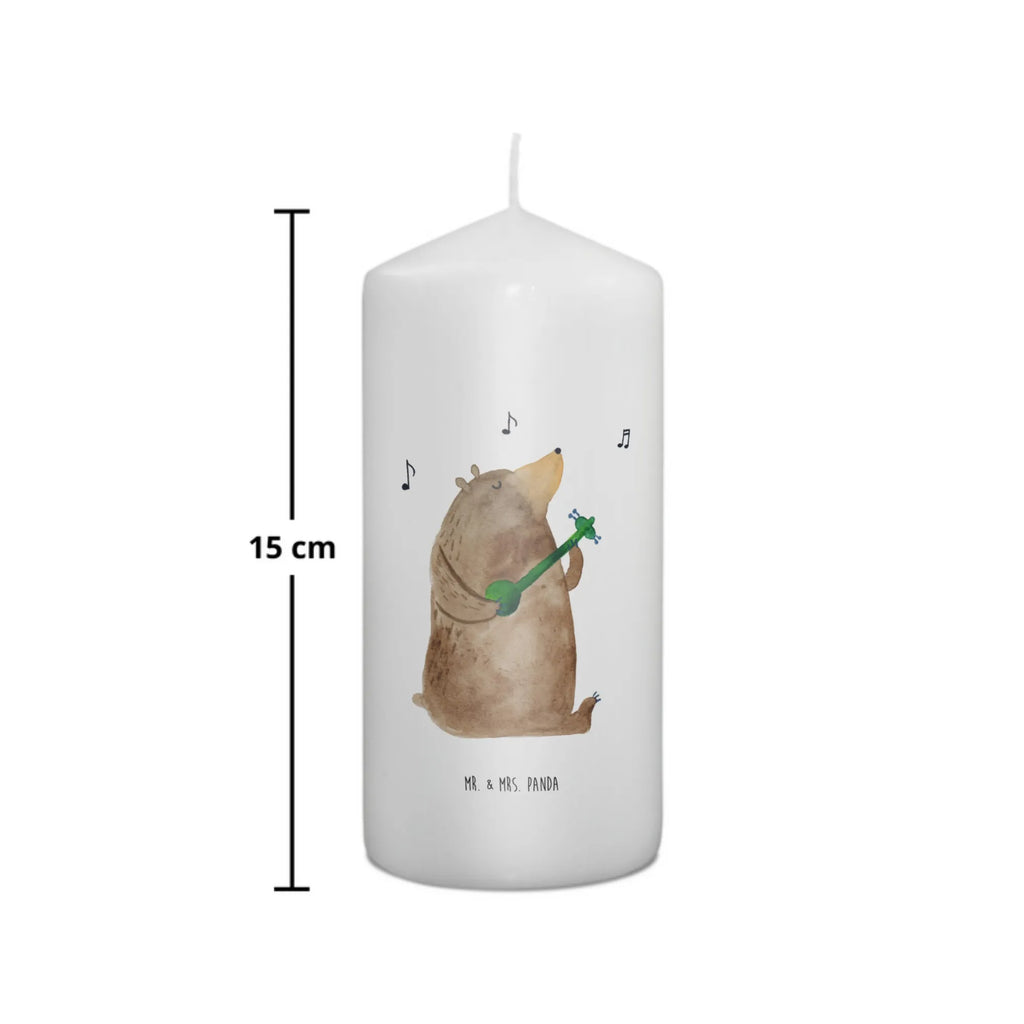 Kerze Bär Gitarre Osterkerze, Dinnerkerze, Wunschkerze, Tafelkerze, Geburtstagskerze, Kommunionskerze, Hochzeitskerze, Schmuckkerze, Weihnachtskerze, Bedruckte Kerze, Grosse Kerze, Blockkerze, Dekorative Kerze, Zylinderkerze, Geburtskerze, Wachskerze, Kerze Mit Spruch, Kerze Mit Motiv, Dekokerze, Tischkerze, Adventskerze, Handgemachte Kerze, Erinnerungskerze, Stumpenkerze, Laternenkerze, Erinnerungslicht, Gartenkerze, Teddybär, Teddy, Bär