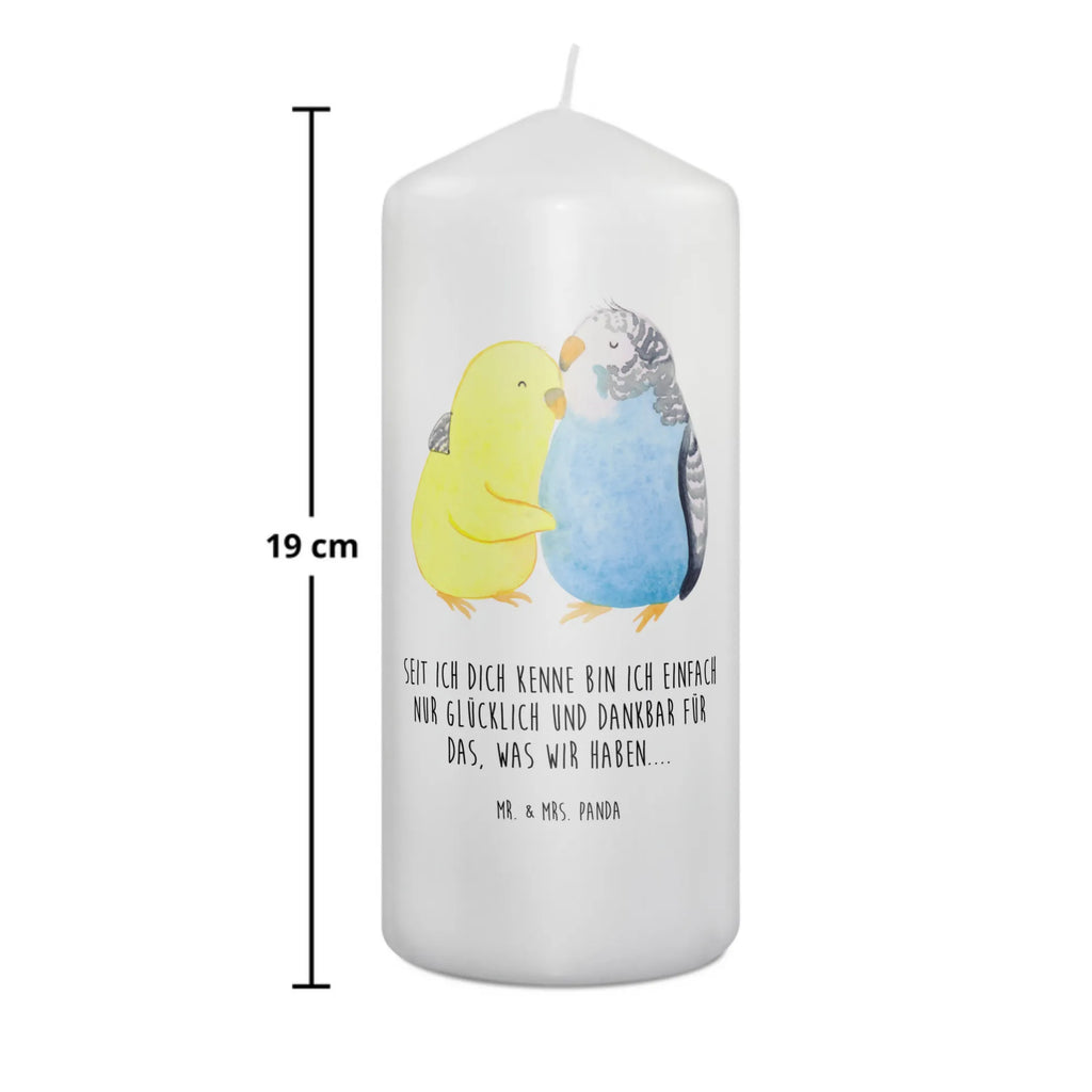 Candle Parakeets in love Metall-Kerze, Laternenkerze, Tafelkerze, Fair-Trade-Kerze, Kerze Für Geburtstag, Grabkerze, Dinnerkerzenpaar, Handgemachte Kerze, Kerze Für Taufe, Kerze Mit Fotoeinleger, Outdoor-Kerze, Kerze Mit Gravur, Kerze Mit Motiv, Kerze Für Hochzeit, Streukerze, Duftkerze, Kerze Mit Duft, Stumpenkerze, Votivkerze, Blockkerze, Kerze Als Gastgeschenk, Dinnerkerze, Sojawachskerze, Glas-Kerze, Kerze Mit Prägung, Gartenkerze, Stumpenkerzen-Set, Tischkerze, Kerze Für Weihnachten, Stearin­kerze, Trauerkerze, Kerze Für Advent, Kerze Für Ostern, Bio-Kerze, Handgegossene Kerze, Kerze Ohne Duft, Kerze Mit Namensgravur, Stabkerze, Kerze Für Firmung, Teelicht, Gedenkkerze, Grablicht, Kerze, Kerze Für Kommunion, Andachtskerze, Kerze Mit Spruch, Liebe, Partner, Freund, Freundin, Ehemann, Ehefrau, Heiraten, Verlobung, Heiratsantrag, Liebesgeschenk, Jahrestag, Hocheitstag, Vögel, Wellensittich, Vertrauen, Nähe, Kuscheln