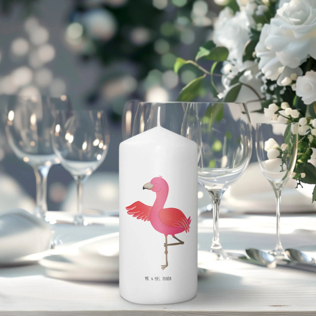Candle flamingo yoga Blockkerze, Kommunionskerze, Osterkerze, Wunschkerze, Kerze Mit Spruch, Gartenkerze, Kerze Mit Motiv, Handgemachte Kerze, Erinnerungskerze, Dekokerze, Zylinderkerze, Geburtskerze, Geburtstagskerze, Bedruckte Kerze, Laternenkerze, Adventskerze, Hochzeitskerze, Erinnerungslicht, Stumpenkerze, Dekorative Kerze, Schmuckkerze, Wachskerze, Tischkerze, Tafelkerze, Grosse Kerze, Dinnerkerze, Weihnachtskerze, Flamingo, Aufregen, Tiefenentspannung, Yoga, Yoga-Übung, Achtsamkeit, Vogel, Ärger, Namaste, Entspannung
