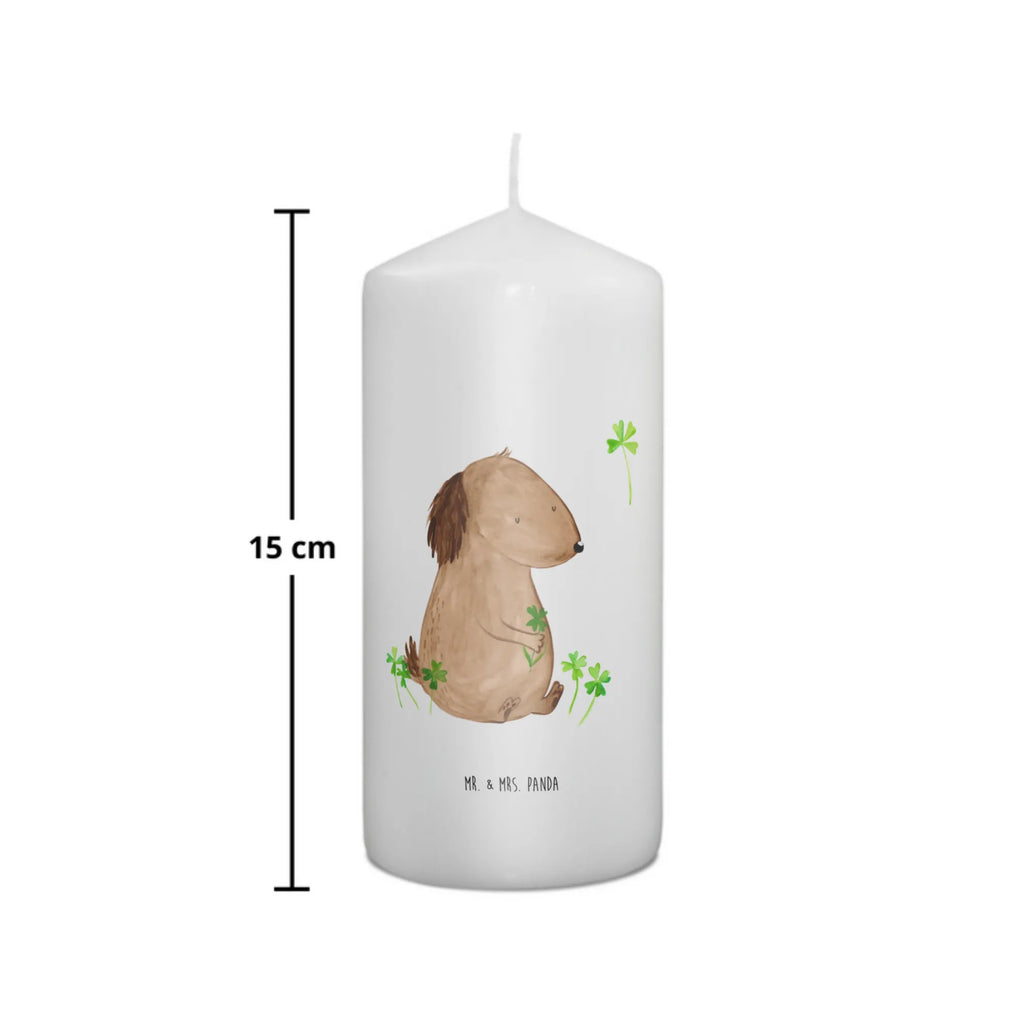 Kerze Hund Kleeblatt Gartenkerze, Dinnerkerze, Zylinderkerze, Laternenkerze, Blockkerze, Grosse Kerze, Dekorative Kerze, Stumpenkerze, Erinnerungskerze, Wunschkerze, Dekokerze, Hochzeitskerze, Schmuckkerze, Geburtstagskerze, Adventskerze, Bedruckte Kerze, Kerze Mit Spruch, Tischkerze, Geburtskerze, Osterkerze, Kerze Mit Motiv, Kommunionskerze, Weihnachtskerze, Erinnerungslicht, Handgemachte Kerze, Tafelkerze, Wachskerze, Hundemotiv, Sprüche, Hunderasse, Hundebesitzer, Tierliebhaber, Hund, Haustier, Glück, Selbstliebe, Neuanfang, Kleeblatt, Tagträume, Achtsamkeit, Glücksbringer, Motivation, Geschenk