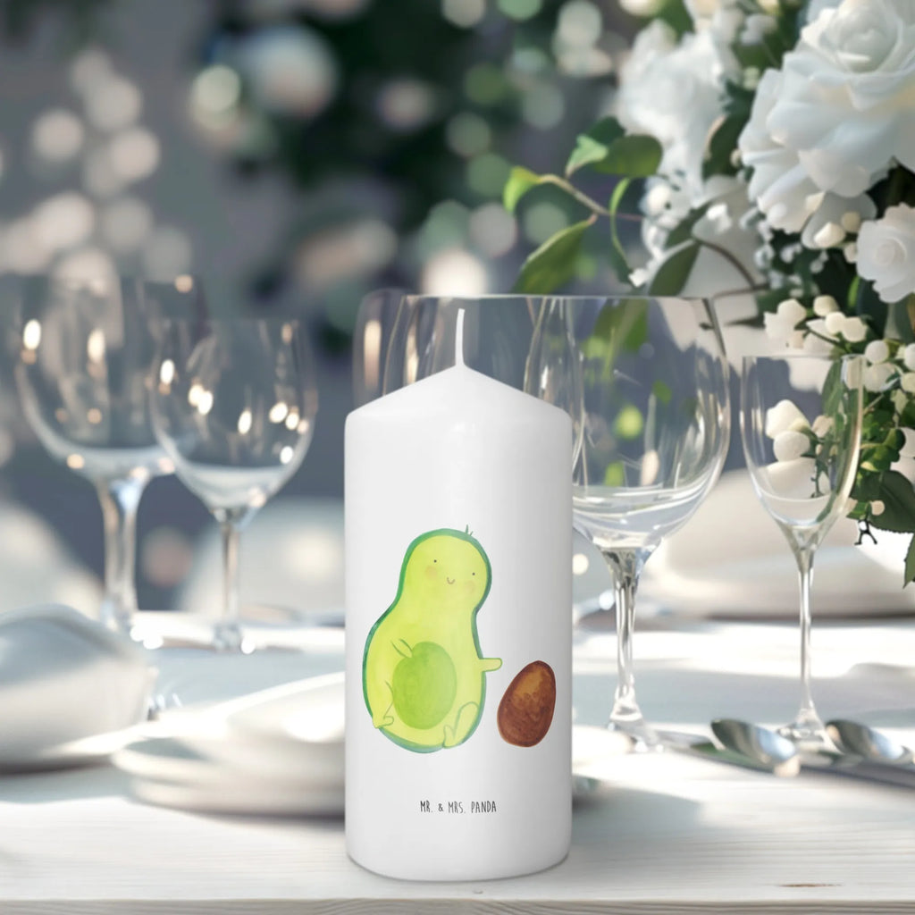 Kerze Avocado rollt Kern Laternenkerze, Kommunionskerze, Weihnachtskerze, Grosse Kerze, Blockkerze, Geburtstagskerze, Geburtskerze, Osterkerze, Stumpenkerze, Handgemachte Kerze, Dinnerkerze, Zylinderkerze, Wunschkerze, Bedruckte Kerze, Wachskerze, Tischkerze, Hochzeitskerze, Erinnerungskerze, Gartenkerze, Dekorative Kerze, Tafelkerze, Dekokerze, Erinnerungslicht, Adventskerze, Kerze Mit Motiv, Kerze Mit Spruch, Schmuckkerze, Veggie, Vegan, Avocado, Gesund, Baby, Erstes Kind, Schwangerschaft, Avocados, Zur Geburt, Geburtstag, Große Liebe, Säugling, Love, Liebe, Babyparty, Schwanger, Kind, Geburt