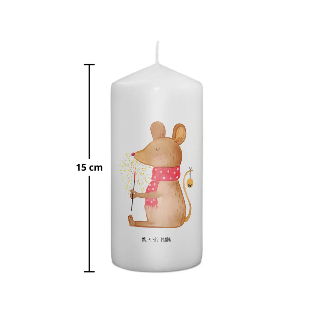 Kerze Weihnachtsmaus Handgemachte Kerze, Laternenkerze, Osterkerze, Tischkerze, Erinnerungskerze, Zylinderkerze, Geburtstagskerze, Wachskerze, Dekorative Kerze, Weihnachtskerze, Hochzeitskerze, Adventskerze, Tafelkerze, Dekokerze, Schmuckkerze, Kerze Mit Motiv, Geburtskerze, Gartenkerze, Wunschkerze, Kerze Mit Spruch, Bedruckte Kerze, Stumpenkerze, Dinnerkerze, Grosse Kerze, Erinnerungslicht, Blockkerze, Kommunionskerze, Weihnachten, Winter, Weihnachtsdeko, Nikolaus, Advent, Heiligabend, Wintermotiv, Maus, Mäuschen, Weihnachtswunder, Weihnachtsgruß, Weihnachtsmotiv, Frohe Weihnachten