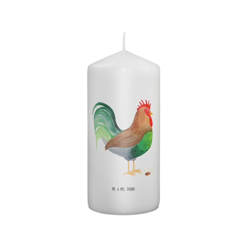 Kerze Hahn mit Korn Bedruckte Kerze, Adventskerze, Tischkerze, Dekorative Kerze, Weihnachtskerze, Gartenkerze, Dinnerkerze, Wunschkerze, Zylinderkerze, Wachskerze, Grosse Kerze, Kerze Mit Motiv, Handgemachte Kerze, Osterkerze, Geburtstagskerze, Erinnerungslicht, Tafelkerze, Kerze Mit Spruch, Dekokerze, Schmuckkerze, Blockkerze, Erinnerungskerze, Laternenkerze, Kommunionskerze, Stumpenkerze, Geburtskerze, Hochzeitskerze, Bauernhof, Hoftiere, Landwirt, Landwirtin, Eier, Korn, Hahn, Natur, Henne