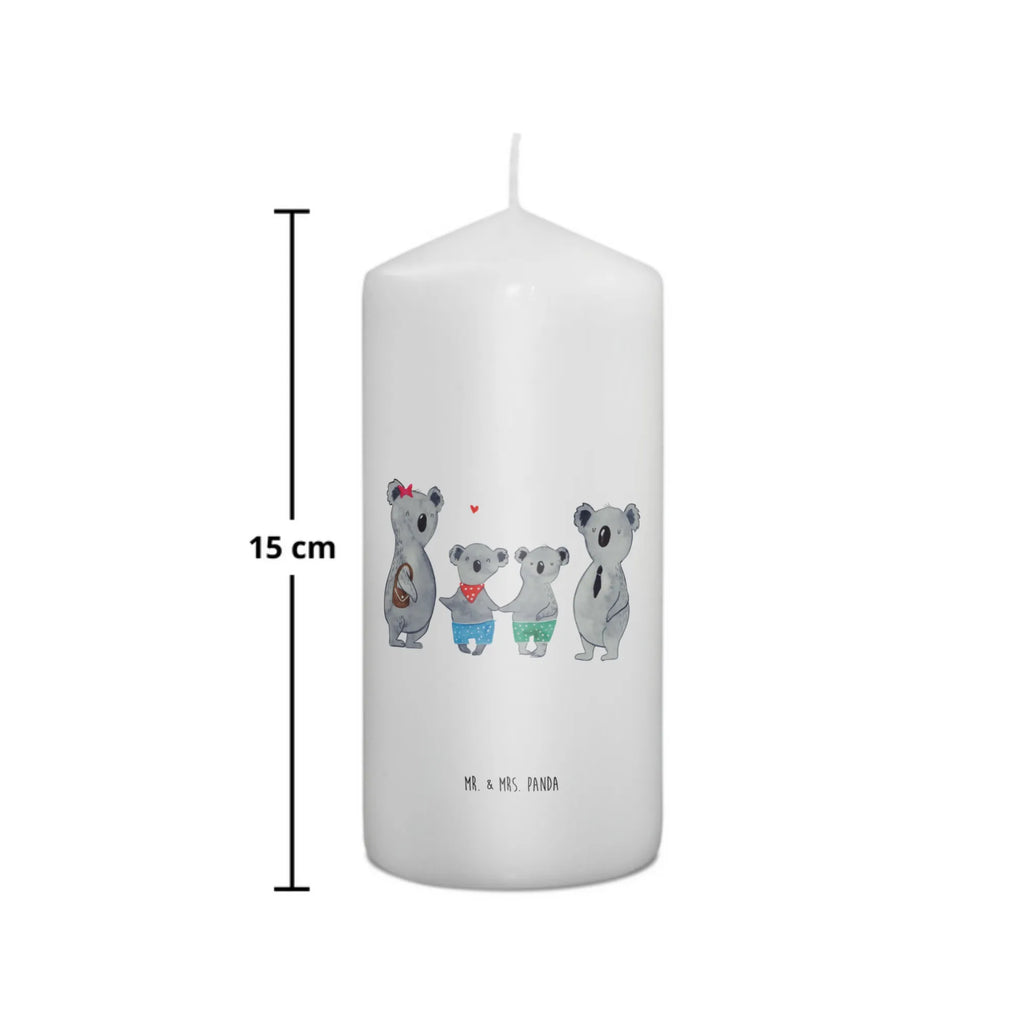 Kerze Koala Familie zwei Stumpenkerze, Tafelkerze, Kommunionskerze, Wunschkerze, Erinnerungskerze, Tischkerze, Laternenkerze, Adventskerze, Geburtstagskerze, Hochzeitskerze, Kerze Mit Motiv, Dekokerze, Schmuckkerze, Wachskerze, Erinnerungslicht, Grosse Kerze, Gartenkerze, Zylinderkerze, Handgemachte Kerze, Bedruckte Kerze, Osterkerze, Blockkerze, Dekorative Kerze, Geburtskerze, Weihnachtskerze, Dinnerkerze, Kerze Mit Spruch, Muttertag, Vatertag, Mama, Papa, Oma, Opa, Familie, Schwester, Bruder, Koala, Koalafamilie, Beste Familie, Lieblingsfamilie, Familienleben, Familienzeit, Koalabär