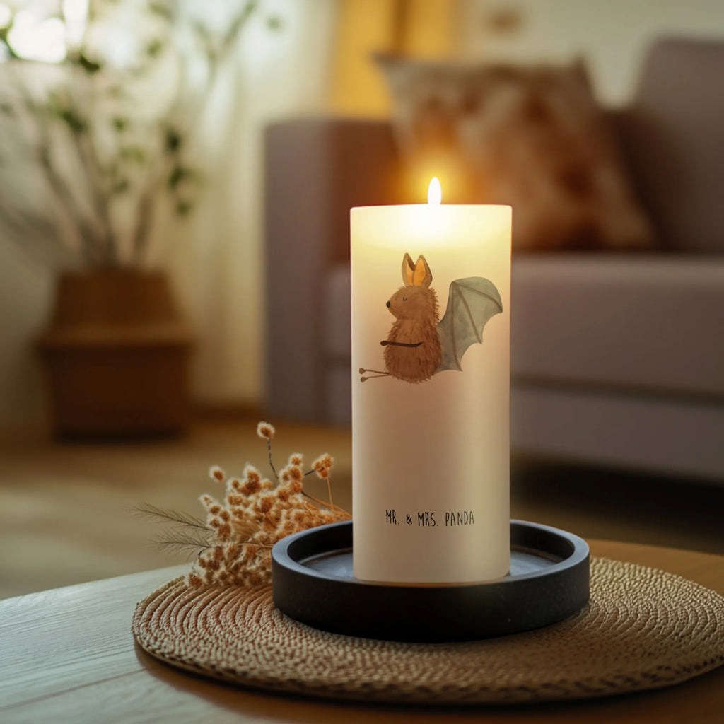 Kerze Fledermaus sitzend Zylinderkerze, Grosse Kerze, Laternenkerze, Blockkerze, Adventskerze, Weihnachtskerze, Schmuckkerze, Osterkerze, Dekorative Kerze, Kommunionskerze, Geburtskerze, Kerze Mit Motiv, Dekokerze, Dinnerkerze, Wachskerze, Geburtstagskerze, Tafelkerze, Kerze Mit Spruch, Stumpenkerze, Tischkerze, Wunschkerze, Erinnerungskerze, Bedruckte Kerze, Erinnerungslicht, Hochzeitskerze, Handgemachte Kerze, Gartenkerze, Gute Laune, Tiermotive, Tiere, Lustige Sprüche, Entspannen, Motivation, Fledermaus, Fledermäuse