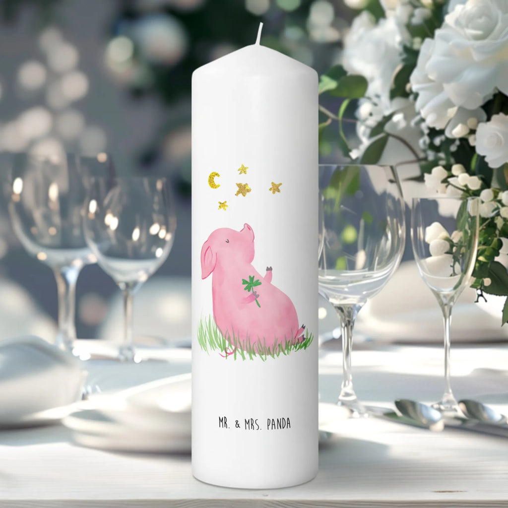 Kerze Glücksschwein Adventskerze, Wachskerze, Geburtskerze, Zylinderkerze, Schmuckkerze, Tischkerze, Osterkerze, Bedruckte Kerze, Tafelkerze, Wunschkerze, Kerze Mit Motiv, Weihnachtskerze, Grosse Kerze, Dinnerkerze, Kommunionskerze, Hochzeitskerze, Handgemachte Kerze, Dekorative Kerze, Kerze Mit Spruch, Erinnerungskerze, Gartenkerze, Blockkerze, Dekokerze, Geburtstagskerze, Stumpenkerze, Erinnerungslicht, Laternenkerze, Gute Laune, Tiermotive, Tiere, Lustige Sprüche, Träume, Schwein, Schweinchen, Glücksschwein. Glück, Ziele, Glücksbringer, Motivation, Sterne, Sernchen