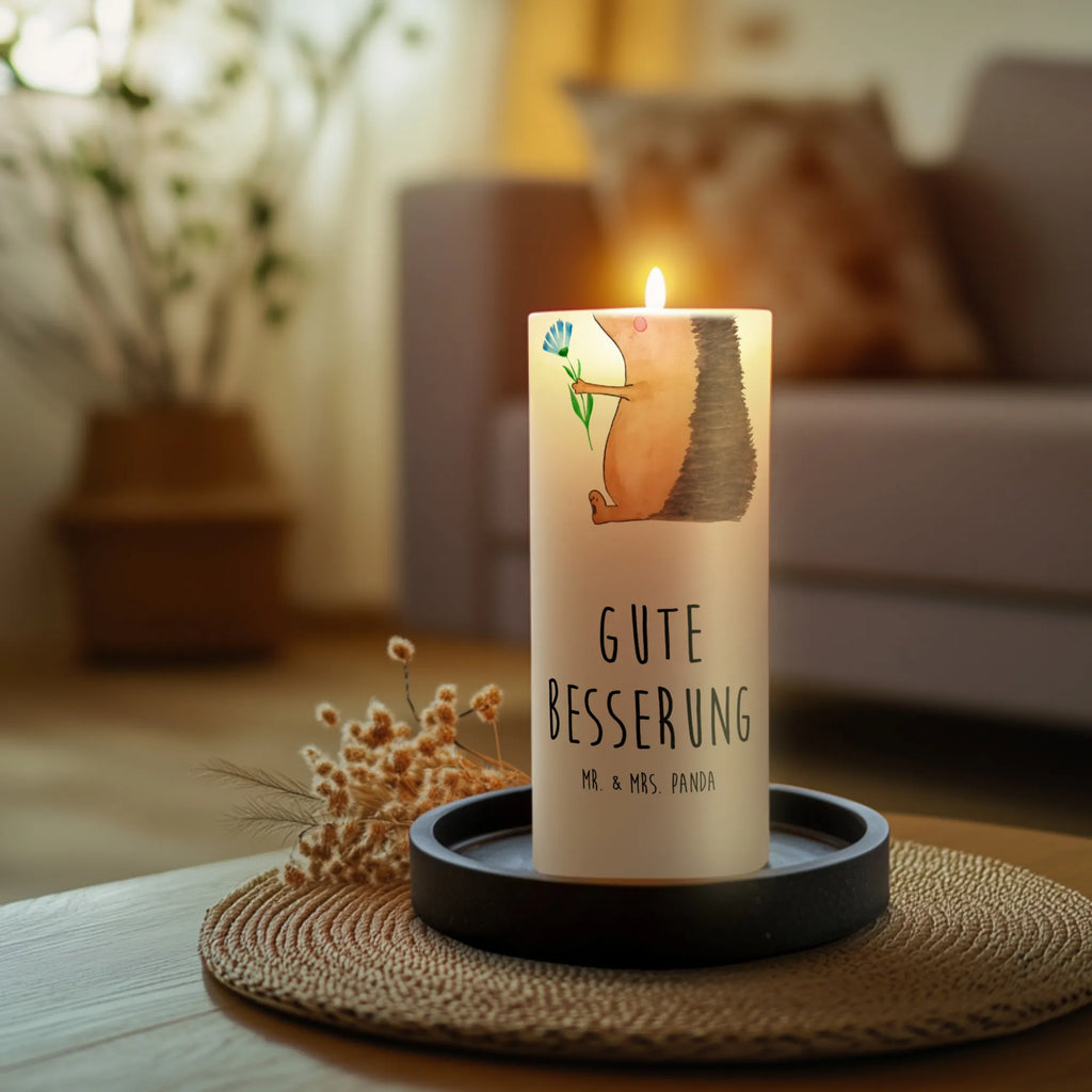 Kerze Igel mit Blume Metall-Kerze, Gedenkkerze, Stabkerze, Blockkerze, Kerze Für Taufe, Dinnerkerze, Kerze Als Gastgeschenk, Glas-Kerze, Votivkerze, Kerze Für Advent, Duftkerze, Kerze Mit Gravur, Kerze Für Geburtstag, Kerze Für Weihnachten, Handgegossene Kerze, Dinnerkerzenpaar, Kerze Mit Namensgravur, Kerze Mit Prägung, Tischkerze, Kerze Mit Fotoeinleger, Gartenkerze, Kerze Mit Motiv, Kerze Für Ostern, Sojawachskerze, Kerze, Kerze Mit Spruch, Bio-Kerze, Kerze Mit Duft, Kerze Für Hochzeit, Teelicht, Kerze Für Firmung, Tafelkerze, Grabkerze, Grablicht, Stumpenkerzen-Set, Laternenkerze, Fair-Trade-Kerze, Outdoor-Kerze, Kerze Für Kommunion, Handgemachte Kerze, Kerze Ohne Duft, Streukerze, Stearin­kerze, Trauerkerze, Andachtskerze, Stumpenkerze, Tiermotive, Gute Laune, lustige Sprüche, Tiere, Krankheit, Krankenhaus, Besuch, Genesungswünsche, krank, Gute Besserung, Igel