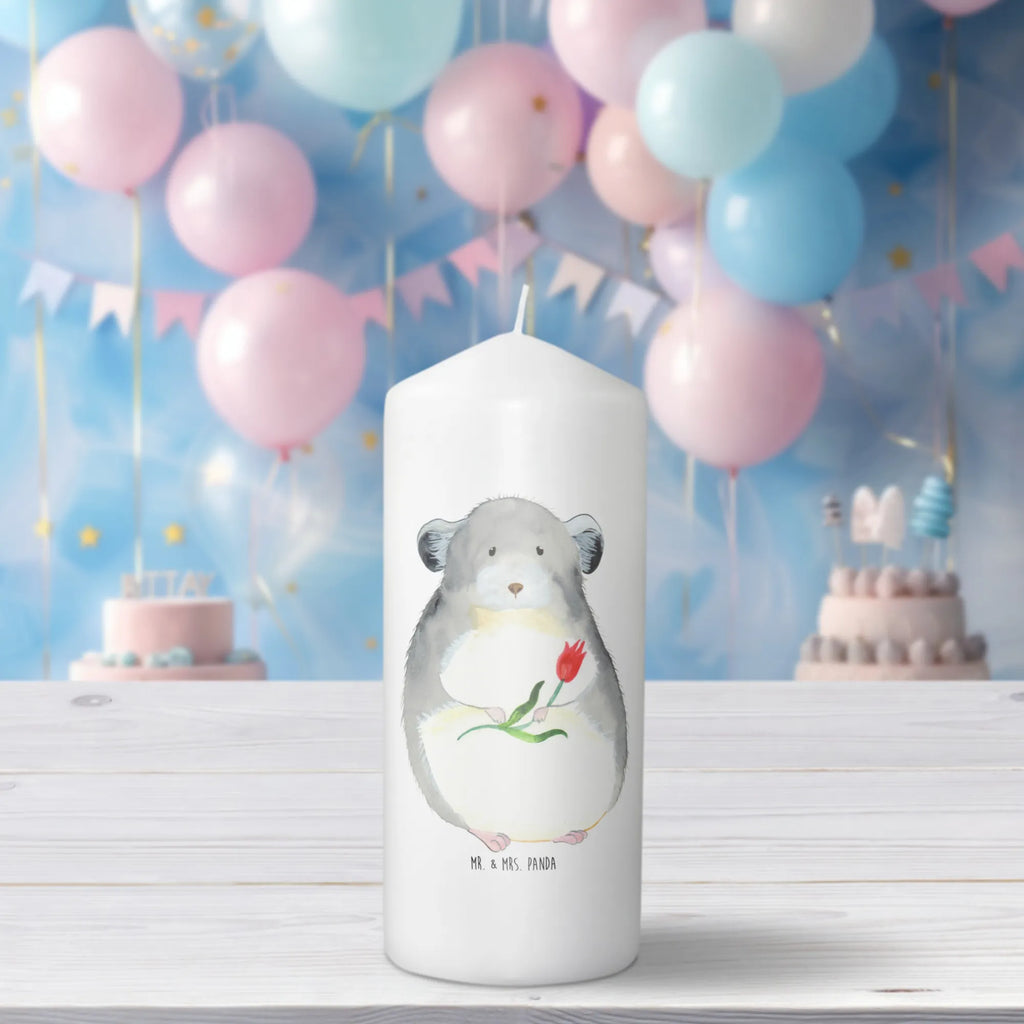 Kerze Chinchilla mit Blume Kerze Mit Motiv, Dinnerkerze, Stumpenkerze, Laternenkerze, Wunschkerze, Weihnachtskerze, Grosse Kerze, Osterkerze, Wachskerze, Kerze Mit Spruch, Dekokerze, Schmuckkerze, Bedruckte Kerze, Handgemachte Kerze, Dekorative Kerze, Gartenkerze, Hochzeitskerze, Kommunionskerze, Zylinderkerze, Erinnerungskerze, Geburtstagskerze, Blockkerze, Adventskerze, Geburtskerze, Erinnerungslicht, Tischkerze, Tafelkerze, Gute Laune, Tiermotive, Tiere, Lustige Sprüche, Liebeskummer, Chinchilla, Depressionen, Chinchillas, traurig sein, Kummer, Büro, Glücklichsein, Büroalltag, Chaos