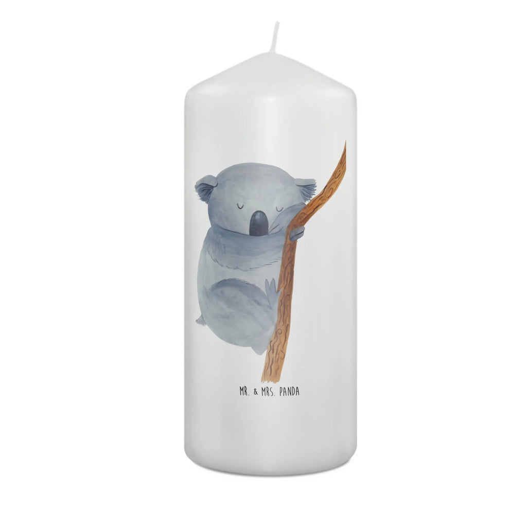Kerze Koalabär Kerze Für Advent, Kerze Für Geburtstag, Metall-Kerze, Gedenkkerze, Gartenkerze, Glas-Kerze, Tafelkerze, Kerze Für Firmung, Kerze Mit Gravur, Andachtskerze, Laternenkerze, Dinnerkerzenpaar, Kerze Mit Duft, Kerze Für Weihnachten, Kerze Mit Fotoeinleger, Stearin­kerze, Outdoor-Kerze, Kerze Mit Namensgravur, Fair-Trade-Kerze, Stabkerze, Kerze Für Hochzeit, Dinnerkerze, Grabkerze, Kerze Für Ostern, Teelicht, Votivkerze, Grablicht, Kerze Für Kommunion, Handgemachte Kerze, Blockkerze, Tischkerze, Stumpenkerze, Streukerze, Kerze Mit Prägung, Kerze Als Gastgeschenk, Trauerkerze, Kerze, Stumpenkerzen-Set, Kerze Mit Motiv, Duftkerze, Bio-Kerze, Kerze Ohne Duft, Kerze Mit Spruch, Kerze Für Taufe, Sojawachskerze, Handgegossene Kerze, Tiermotive, Gute Laune, lustige Sprüche, Tiere, Koalabär, Koala, träumen, Traum, Bär, Traumland, schlafen, Schlafzimmer