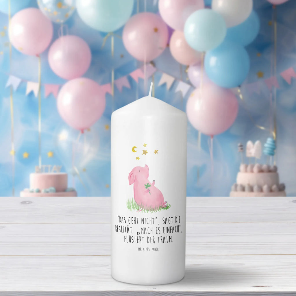 Kerze Glücksschwein Adventskerze, Wachskerze, Geburtskerze, Zylinderkerze, Schmuckkerze, Tischkerze, Osterkerze, Bedruckte Kerze, Tafelkerze, Wunschkerze, Kerze Mit Motiv, Weihnachtskerze, Grosse Kerze, Dinnerkerze, Kommunionskerze, Hochzeitskerze, Handgemachte Kerze, Dekorative Kerze, Kerze Mit Spruch, Erinnerungskerze, Gartenkerze, Blockkerze, Dekokerze, Geburtstagskerze, Stumpenkerze, Erinnerungslicht, Laternenkerze, Gute Laune, Tiermotive, Tiere, Lustige Sprüche, Träume, Schwein, Schweinchen, Glücksschwein. Glück, Ziele, Glücksbringer, Motivation, Sterne, Sernchen