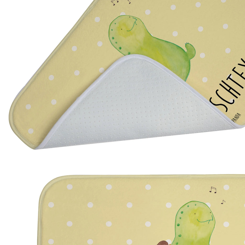 Personalisierte Badematte Schildkröte Pfeifen Rutschfester Badvorleger Mit Namen, Badvorleger Vintage Mit Namen, Badvorleger Mit Namen, Badezimmermatte Mit Wunschtext, Badvorleger Weiß Mit Namen, Werbegeschenk mit Text, Badvorleger Baumwolle Mit Namen, Badvorleger Für Badewanne Mit Namen, Badvorleger Mikrofaser Personalisiert, Runder Badvorleger Personalisiert, Teppich Fürs Bad Mit Namen, Waschbarer Badvorleger Mit Namen, Badezimmer Matte Mit Namen, Badmatte Waschbar Mit Wunschtext, Badezimmerteppich Personalisiert, Badvorleger Groß Mit Wunschtext, Personaliserter Badvorleger, Saugfähiger Badvorleger Mit Wunschtext, Badläufer Mit Namen, Badematte Mit Namen, Badvorleger Klein Mit Namen, Badvorleger Für Dusche Mit Wunschtext, Badvorleger Klassisch Mit Wunschtext, Badvorleger Gemustert Mit Wunschtext, Badvorleger Gäste-WC Personalisiert, Badematten Set Personalisiert, Badematte Rutschfest Mit Namen, Badvorleger Mit Initialen, Badteppich Mit Wunschtext, Rechteckiger Badvorleger Mit Namen, Badvorleger Nachhaltig Mit Namen, Badvorleger Modern Mit Namen, Bad Fußmatte Personalisiert, Badvorleger Mit Bestickung, Webegeschenk mit Firmennamen, Badvorleger Mit Gravur, Badvorleger Mit Wunschtext, Badvorleger Selbst Gestalten, Weicher Badvorleger Mit Wunschtext, Badvorleger Design Mit Gravur, Badvorleger Schwarz Mit Wunschtext, Badgarnitur Mit Wunschtext, Duschvorleger Mit Namen, Schildkröte, Glück, fröhlich, Depression, Schildkröten, Trennung, Motivation, Lebensfreude, Neuanfang, Schildi