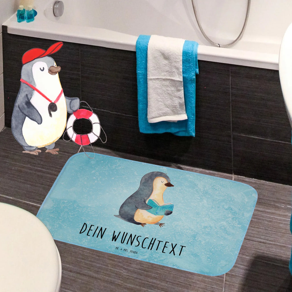 Personalised bath mat Penguin A book Bad Fußmatte Personalisiert, Badvorleger Mit Bestickung, Badvorleger Gäste-WC Personalisiert, Badvorleger Vintage Mit Namen, Werbegeschenk mit Text, Rechteckiger Badvorleger Mit Namen, Badläufer Mit Namen, Badvorleger Schwarz Mit Wunschtext, Runder Badvorleger Personalisiert, Badezimmer Matte Mit Namen, Badvorleger Gemustert Mit Wunschtext, Badvorleger Klein Mit Namen, Teppich Fürs Bad Mit Namen, Badvorleger Für Dusche Mit Wunschtext, Badezimmermatte Mit Wunschtext, Badvorleger Modern Mit Namen, Rutschfester Badvorleger Mit Namen, Weicher Badvorleger Mit Wunschtext, Badvorleger Baumwolle Mit Namen, Badteppich Mit Wunschtext, Waschbarer Badvorleger Mit Namen, Badmatte Waschbar Mit Wunschtext, Badvorleger Weiß Mit Namen, Duschvorleger Mit Namen, Personaliserter Badvorleger, Badezimmerteppich Personalisiert, Badvorleger Selbst Gestalten, Badvorleger Klassisch Mit Wunschtext, Webegeschenk mit Firmennamen, Saugfähiger Badvorleger Mit Wunschtext, Badvorleger Für Badewanne Mit Namen, Badgarnitur Mit Wunschtext, Badematten Set Personalisiert, Badvorleger Nachhaltig Mit Namen, Badvorleger Mit Gravur, Badvorleger Mit Namen, Badvorleger Mikrofaser Personalisiert, Badematte Mit Namen, Badvorleger Groß Mit Wunschtext, Badvorleger Mit Initialen, Badematte Rutschfest Mit Namen, Badvorleger Mit Wunschtext, Badvorleger Design Mit Gravur, Pinguin, Faulenzen, Pinguine, Nichtstun, Buch, Freizeit, Bücherwurm, Lesen, Urlaub, Ferien
