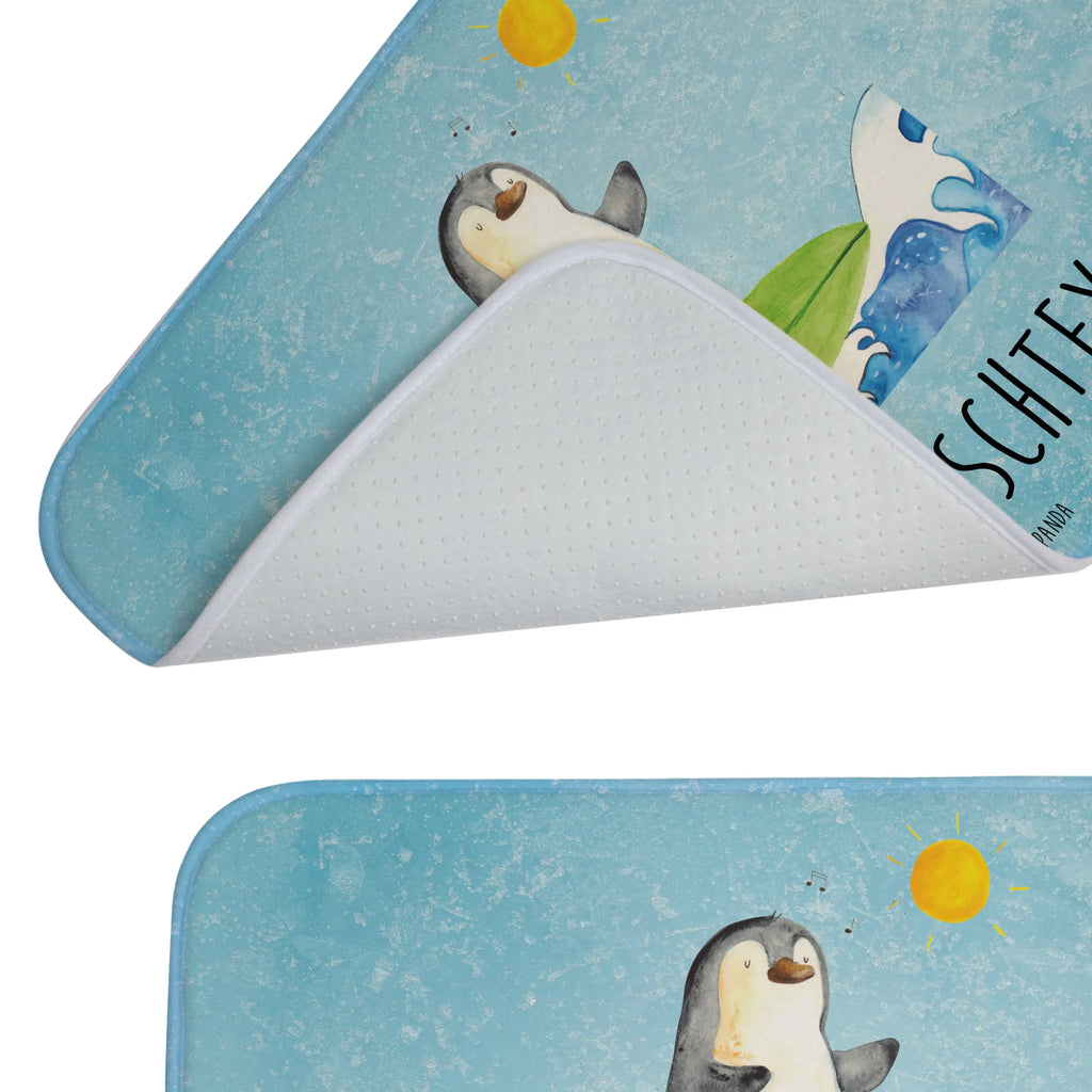 Personalised bath mat Penguin surfer Badvorleger Mit Bestickung, Webegeschenk mit Firmennamen, Weicher Badvorleger Mit Wunschtext, Rechteckiger Badvorleger Mit Namen, Waschbarer Badvorleger Mit Namen, Badvorleger Klassisch Mit Wunschtext, Badvorleger Modern Mit Namen, Werbegeschenk mit Text, Badvorleger Gäste-WC Personalisiert, Badezimmermatte Mit Wunschtext, Badvorleger Weiß Mit Namen, Runder Badvorleger Personalisiert, Badvorleger Groß Mit Wunschtext, Badezimmer Matte Mit Namen, Badvorleger Für Badewanne Mit Namen, Duschvorleger Mit Namen, Badvorleger Vintage Mit Namen, Badvorleger Baumwolle Mit Namen, Rutschfester Badvorleger Mit Namen, Bad Fußmatte Personalisiert, Badvorleger Nachhaltig Mit Namen, Badvorleger Design Mit Gravur, Teppich Fürs Bad Mit Namen, Badläufer Mit Namen, Badvorleger Gemustert Mit Wunschtext, Badteppich Mit Wunschtext, Badvorleger Mit Namen, Saugfähiger Badvorleger Mit Wunschtext, Badvorleger Klein Mit Namen, Badvorleger Selbst Gestalten, Badgarnitur Mit Wunschtext, Badvorleger Mikrofaser Personalisiert, Badmatte Waschbar Mit Wunschtext, Badvorleger Schwarz Mit Wunschtext, Badvorleger Mit Gravur, Badvorleger Mit Wunschtext, Personaliserter Badvorleger, Badematte Mit Namen, Badematten Set Personalisiert, Badezimmerteppich Personalisiert, Badvorleger Für Dusche Mit Wunschtext, Badvorleger Mit Initialen, Badematte Rutschfest Mit Namen, Pinguin, surfen, Urlaub, Portugal, Wellen reiten, Wellen, Pinguine, Hawaii, Surfer