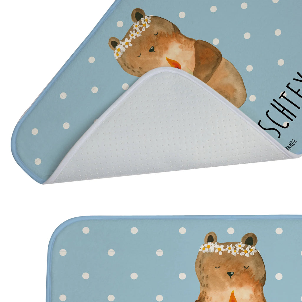 Personalisierte Badematte Bär Kommunion Werbegeschenk mit Text, Rutschfester Badvorleger Mit Namen, Badvorleger Klein Mit Namen, Badvorleger Für Dusche Mit Wunschtext, Teppich Fürs Bad Mit Namen, Badvorleger Groß Mit Wunschtext, Webegeschenk mit Firmennamen, Badvorleger Gemustert Mit Wunschtext, Badvorleger Mit Namen, Badvorleger Für Badewanne Mit Namen, Badezimmer Matte Mit Namen, Weicher Badvorleger Mit Wunschtext, Badvorleger Schwarz Mit Wunschtext, Badvorleger Mikrofaser Personalisiert, Badvorleger Vintage Mit Namen, Badematten Set Personalisiert, Rechteckiger Badvorleger Mit Namen, Badvorleger Weiß Mit Namen, Badvorleger Mit Gravur, Badezimmerteppich Personalisiert, Personaliserter Badvorleger, Bad Fußmatte Personalisiert, Badvorleger Gäste-WC Personalisiert, Badgarnitur Mit Wunschtext, Badezimmermatte Mit Wunschtext, Badläufer Mit Namen, Badvorleger Mit Initialen, Badvorleger Nachhaltig Mit Namen, Waschbarer Badvorleger Mit Namen, Badvorleger Klassisch Mit Wunschtext, Badvorleger Selbst Gestalten, Badvorleger Mit Bestickung, Badmatte Waschbar Mit Wunschtext, Duschvorleger Mit Namen, Runder Badvorleger Personalisiert, Badematte Mit Namen, Badvorleger Mit Wunschtext, Badvorleger Design Mit Gravur, Badvorleger Baumwolle Mit Namen, Badematte Rutschfest Mit Namen, Badteppich Mit Wunschtext, Badvorleger Modern Mit Namen, Saugfähiger Badvorleger Mit Wunschtext, Bär, Teddy, Teddybär, katholisch, Kommunion, Taufkerze, Gottes Segen