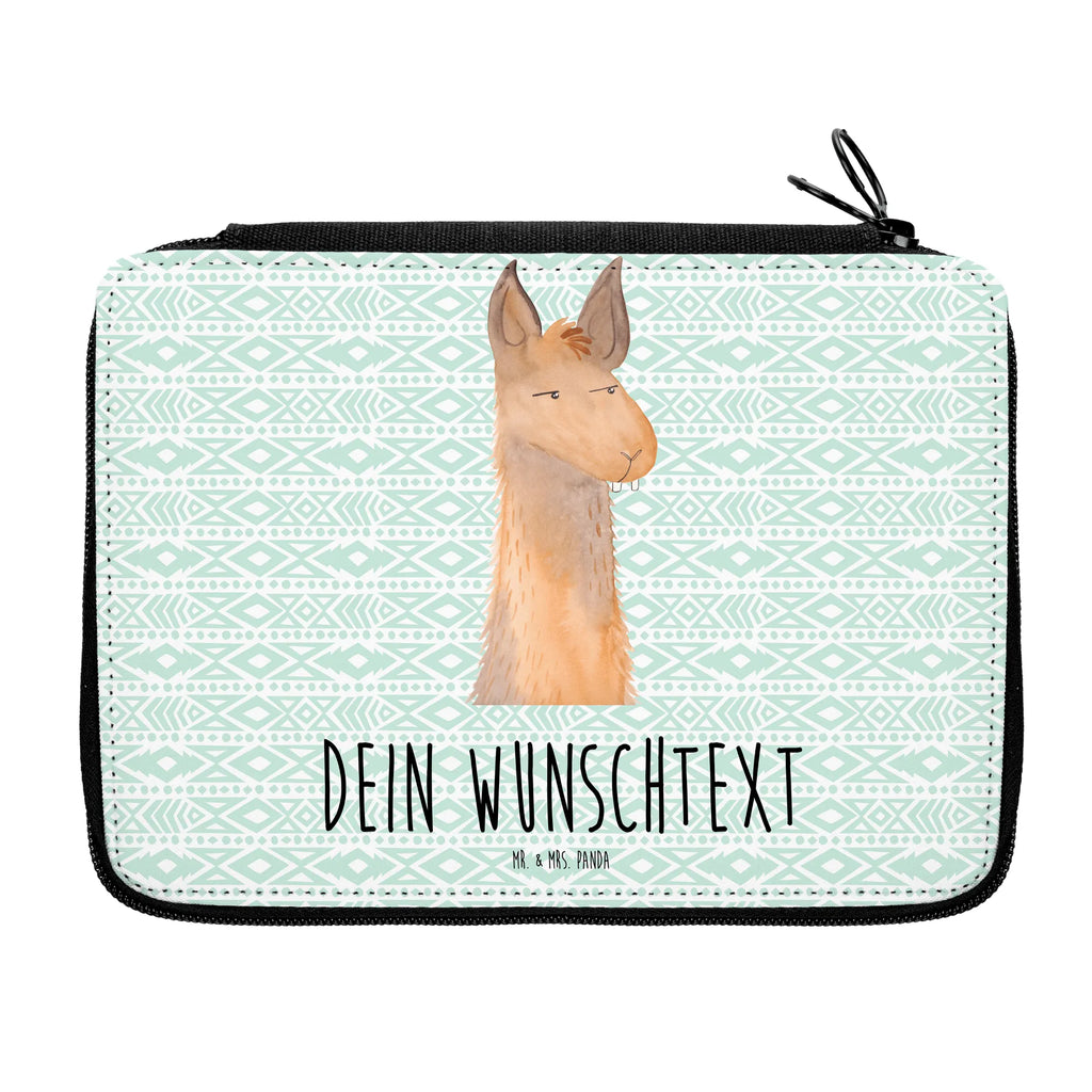 Personalisierte Federmappe Lamakopf genervt Personalisierte Stiftetasche, Personalisierte Stifterolle, Kinder Federmappe, Schüler, Federmappe Einschulung, PersonalisierteS Stifte Etui, Büro Stifte Etui, Personalisierte Federmappe, PersonalisierteS Federmäppchen, Bestückte Federmappe, Grundschule, Federmäppchen bedruckt, Federmappe mit Namen, Schülerin, Einschulung, Kind, Stiftemappe mit Namen, Federmäppchen mit Namen, Stifterolle mit Namen, Motiv, Geschenk, Schule, Lama, Alpaka, genervt sein, Partnerin, Chef, Büro, Büroalltag, Freundin, Lamas, Chefin, beste Freundin, Azubi, Recht haben