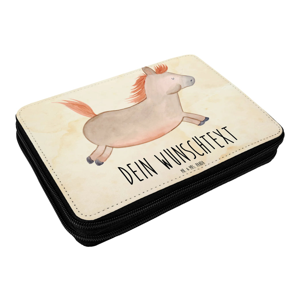 Personalised leather folder Horse Jump Schule, Personalisierte Stiftetasche, Schülerin, Bestückte Federmappe, Federmappe mit Namen, Personalisierte Stifterolle, Personalisierte Federmappe, PersonalisierteS Stifte Etui, Schüler, Einschulung, Stiftemappe mit Namen, Geschenk, PersonalisierteS Federmäppchen, Kind, Federmäppchen bedruckt, Federmappe Einschulung, Federmäppchen mit Namen, Stifterolle mit Namen, Motiv, Kinder Federmappe, Büro Stifte Etui, Grundschule, Bauernhof, Hoftiere, Landwirt, Landwirtin, Pferd, Pony, Pferde, reiten, Stall, ausreiten, Pferdebesitzer, Pferdestall