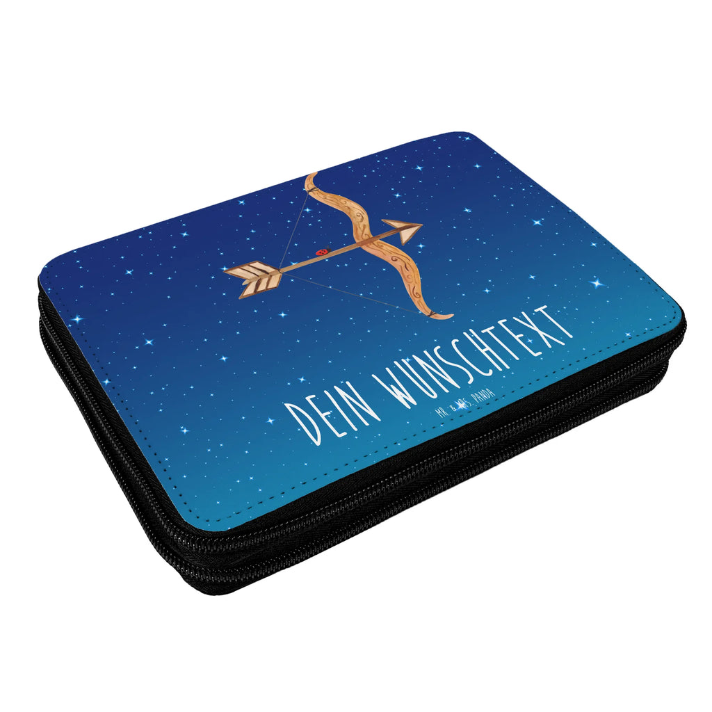 Personalisierte Federmappe Sternzeichen Schütze Federmäppchen bedruckt, Grundschule, Federmappe mit Namen, Personalisierte Stifterolle, Stiftemappe mit Namen, Kind, Personalisierte Stiftetasche, Geschenk, Einschulung, Kinder Federmappe, Motiv, Stifterolle mit Namen, Federmappe Einschulung, Federmäppchen mit Namen, Personalisierte Federmappe, PersonalisierteS Federmäppchen, Schüler, Büro Stifte Etui, PersonalisierteS Stifte Etui, Schule, Bestückte Federmappe, Schülerin, Tierkreiszeichen, Sternzeichen, Horoskop, Astrologie, Aszendent, Geschenk Dezember, Schütze Sternzeichen, Schütze Geschenk, Geschenk Schützenfest, Geburtstag Dezember, Schütze, Geburtstag November, Geschenk November