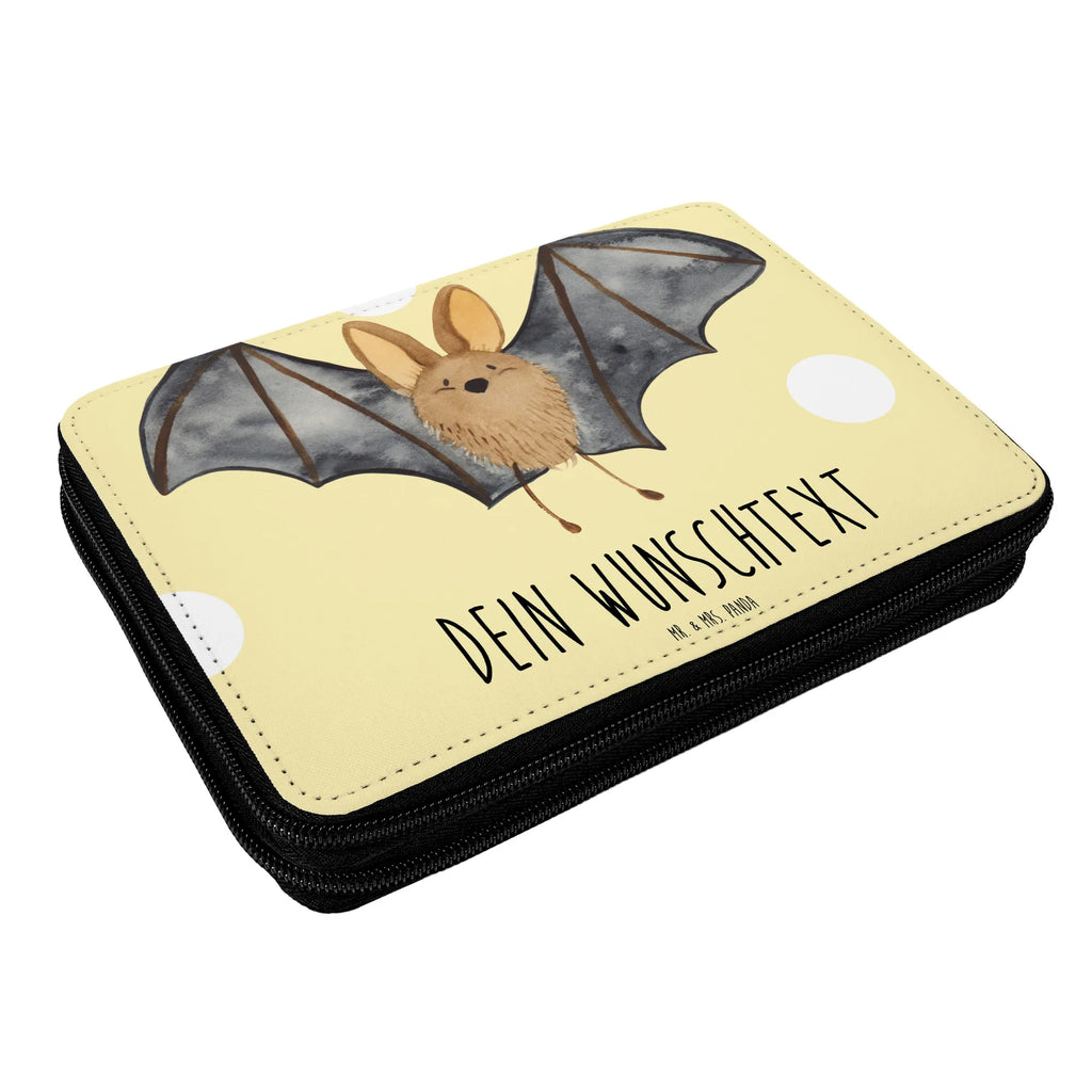 Personalisierte Federmappe Fledermaus Flügel Personalisierte Stifterolle, Schüler, PersonalisierteS Stifte Etui, Motiv, Kind, PersonalisierteS Federmäppchen, Einschulung, Schule, Federmäppchen mit Namen, Personalisierte Federmappe, Personalisierte Stiftetasche, Stifterolle mit Namen, Federmappe mit Namen, Geschenk, Bestückte Federmappe, Stiftemappe mit Namen, Schülerin, Büro Stifte Etui, Federmäppchen bedruckt, Kinder Federmappe, Federmappe Einschulung, Grundschule, Tiermotive, Gute Laune, lustige Sprüche, Tiere
