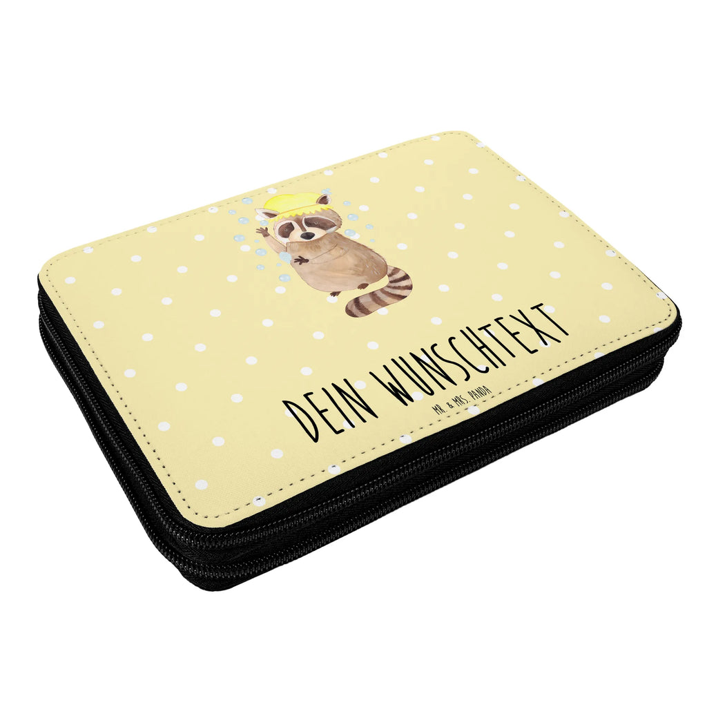 Personalisierte Federmappe Waschbär Schüler, Schülerin, Büro Stifte Etui, Personalisierte Stiftetasche, Geschenk, Motiv, Kind, Stifterolle mit Namen, Stiftemappe mit Namen, Schule, Bestückte Federmappe, PersonalisierteS Stifte Etui, PersonalisierteS Federmäppchen, Personalisierte Stifterolle, Federmappe mit Namen, Federmäppchen mit Namen, Federmäppchen bedruckt, Grundschule, Kinder Federmappe, Einschulung, Personalisierte Federmappe, Federmappe Einschulung, Tiermotive, Gute Laune, lustige Sprüche, Tiere, Fröhlich, Tagträumen, Plan, Seifenblasen, Waschbär, waschen