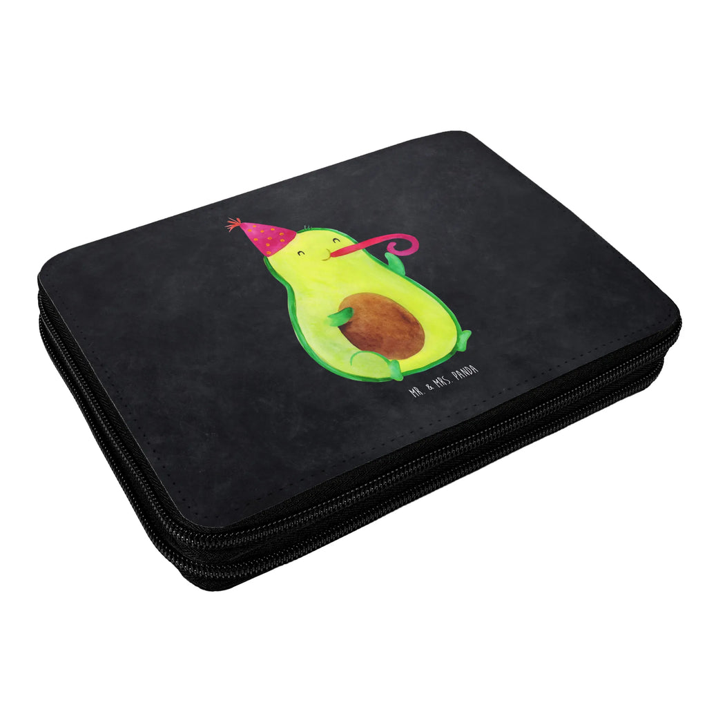 Leather folder avocado Celebration Federmappe Set, Stiftetasche, Stiftemappe, Schüleretui, Zeichenetui, Federmäppchen, Schuletui, Malmappe, Etui für Stifte, Schulmäppchen, Mäppchen, Schreibmappe, Stifteetui, Stiftebeutel, Federtasche, Buntstiftetui, Stifte Etui, Buntstiftmäppchen, Bleistift Etui, Farbstiftetui, Schreibetui, Bleistiftetui, Schlampermäppchen, Veggie, Avocado, Vegan, Gesund, Tröte, Party, Geburtstag, Fete, Gute Laune, Feierlichkeit, Feier