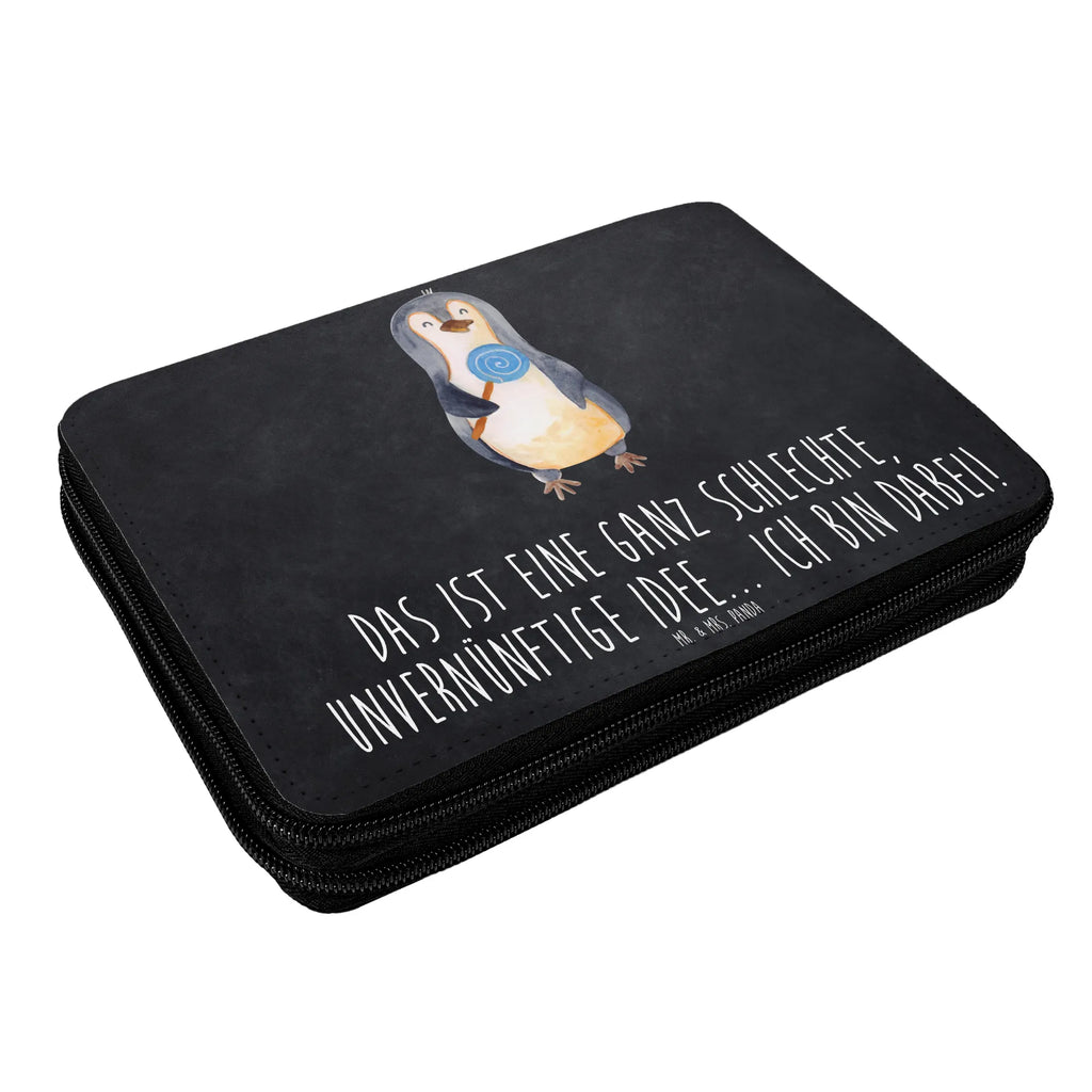 Federmappe Pinguin Lolli Schüler, Kind, Federmappe Einschulung, Motiv, Bestückte Federmappe, Federmäppchen, Kinder Federmappe, Grundschule, Schülerin, Stiftetasche, Federmäppchen bedruckt, Stifterolle, Federmappe, Büro Stifte Etui, Einschulung, Stifte Etui, Schule, Geschenk, Pinguin, Ganove, Blödsinn, Spruch, Rabauke, Rebell, Gauner, Pinguine, Lolli, Süßigkeiten