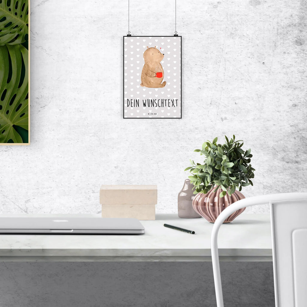 Personalisiertes Poster Bär Morgenkaffee Personalisierte Wanddekoration, Poster, Personalisiertes Bild, Wanddekoration mit Namen, Personalisiertes Küchenposter, Poster mit Namen, Personalisierter Kunstdruck, Wandposter, Wanddeko mit Namen, Wandposter mit Namen, Personalisiertes Designposter, Personalisierter Posterdruck, Kinderposter mit Namen, Wanddeko Poster, Bild mit Namen, Raumdekoration mit Namen, Personalisiertes Kinderposter, Kunstdruck mit Namen, Wunschtext Poster, Personalisiertes Handgemaltes Poster, Küchenposter mit Namen, Posterdruck mit Namen, Personalisiertes Poster, Personalisiertes Wandposter, Personalisierte Raumdekoration, Wanddeko Bild mit Namen, Personalisierte Wanddeko, Poster Selbst Gestalten, Personalisierte Wanddeko Bild, Hocheitstag, Ehefrau, Freund, Heiraten, Verlobung, Jahrestag, Liebe, Heiratsantrag, Ehemann, Partner, Freundin, Liebesgeschenk, Hochzeitstag, Liebesbeweis, Geschenk für Partner, Geschenk für Freundin, Valentinstag, für Männer, für Ehemann, Mitbringsel, Geschenk für Frauen