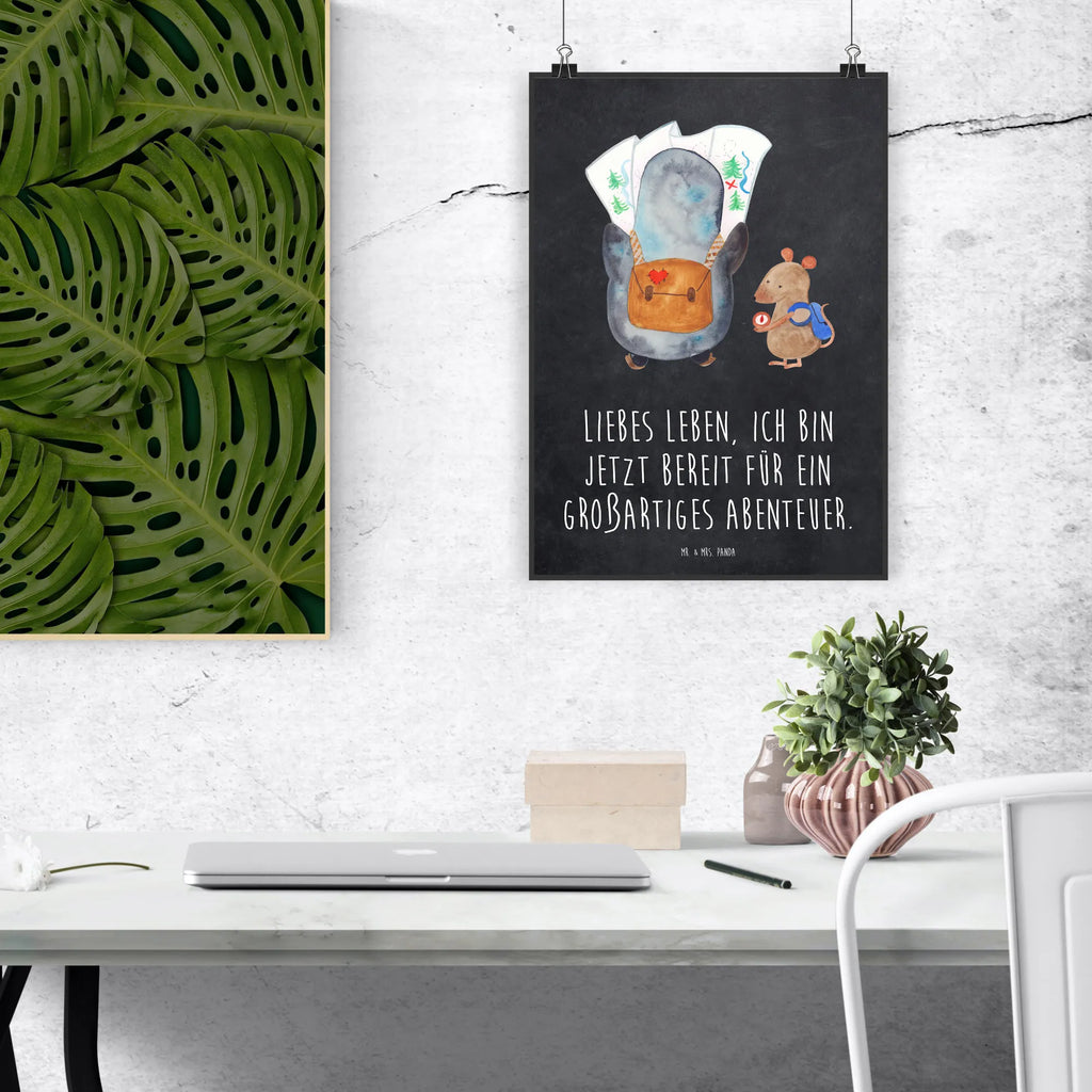 Plakat Pingwin i Mysz Wędrowcy wandkunst, wanddruck, Wanddekoration, kunstposter, Wandbild, Wandschmuck, Designposter, Plakat, Mr. & Mrs. Panda Poster, Posterdruck, Kunstdruck, drucke, Bild für Wand, Poster, Bild, Wandposter, Wanddeko Bild, wanddeko, kunstdruck poster, grafikposter, kunst für die wand, Deko Bild, Pinguin, Pinguine, Wanderlust, Wandern, Roadtrip, Abenteurer, Abenteuer, Ausflug