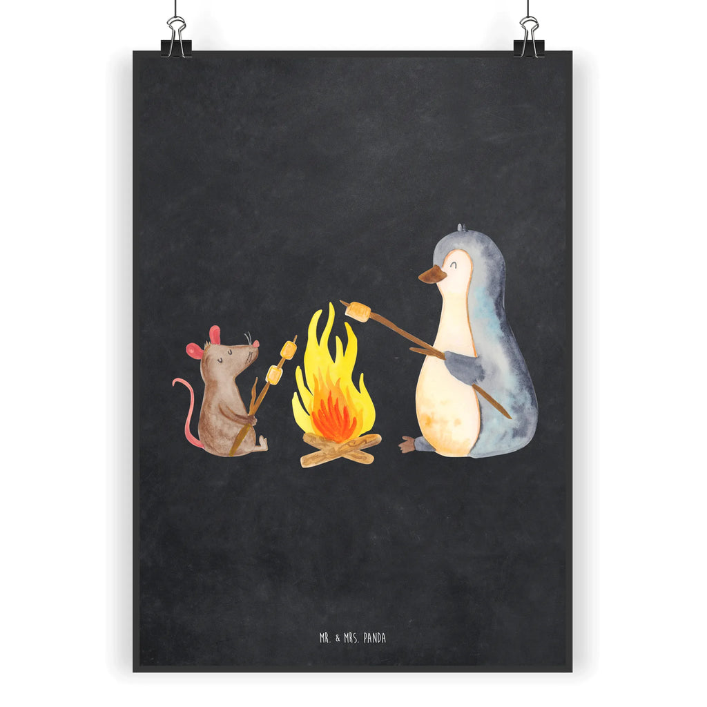 Poster Penguin campfire wandkunst, Posterdruck, kunst für die wand, wanddruck, grafikposter, Wandbild, drucke, Mr. & Mrs. Panda Poster, kunstposter, Wandposter, Kunstdruck, Bild für Wand, wanddeko, Wanddeko Bild, kunstdruck poster, Deko Bild, Bild, Plakat, Poster, Designposter, Wanddekoration, Wandschmuck, Pinguin, Job, Büro, Neustart, Motivation, Marshmallows, Arbeit, Maus, Lagerfeuer, Lebensmotivation, Feuer, Lebensspruch, Leben, Büroalltag, Liebe, Grillen, Pinguine