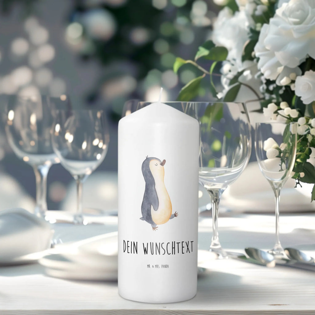 Personalisierte Kerze Pinguin marschierend Votivkerze Mit Wunschname, Tafelkerze Mit Wunschname, Fair-Trade-Kerze Mit Namensgravur, Metall-Kerze Mit Namensgravur, Duftkerze Mit Namen, Trauerkerze Mit Namen, LED-Kerze Mit Wunschname, Streukerze Mit Namensdruck, Gedenkkerze Mit Namen, Stearinkerze Mit Gravur, Gastgeschenk Kerze Mit Namen, Tischkerze Mit Namensdruck, Kerze Mit Namen, Andachtskerze Mit Namensgravur, Kerze Für Geburtstag Mit Wunschname, Outdoor-Kerze Mit Namensgravur, Adventskerze Mit Wunschname, Kerze Für Hochzeit Mit Namensgravur, Osterkerze Mit Namen, Handgemachte Kerze Mit Wunschname, Sojawachskerze Mit Namensdruck, Laternenkerze Mit Namensdruck, Glas-Kerze Mit Wunschname, Stumpenkerze Mit Namensgravur, Holz-Kerze Mit Namen, Teelicht Mit Namensdruck, Personalisierte Kerze, Schwimmkerze Mit Namen, Kerze Mit Spruch Und Namen, Bienenwachskerze Mit Wunschname, Gartenkerze Mit Namen, Kerze Mit Prägung Und Wunschname, Bio-Kerze Mit Wunschname, Kommunionkerze Mit Namen, Handgegossene Kerze Mit Namen, Grabkerze Mit Namensgravur, Blockkerze Mit Namensdruck, Weihnachtskerze Mit Namensgravur, Stabkerze Mit Gravur, Firmungskerze Mit Wunschname, Kerzen-Set Mit Namensgravur, Taufekerze Mit Namensgravur, Pinguin, Pinguine, Langschläfer, Bruder, Familie, Schwester, Frühaufsteher