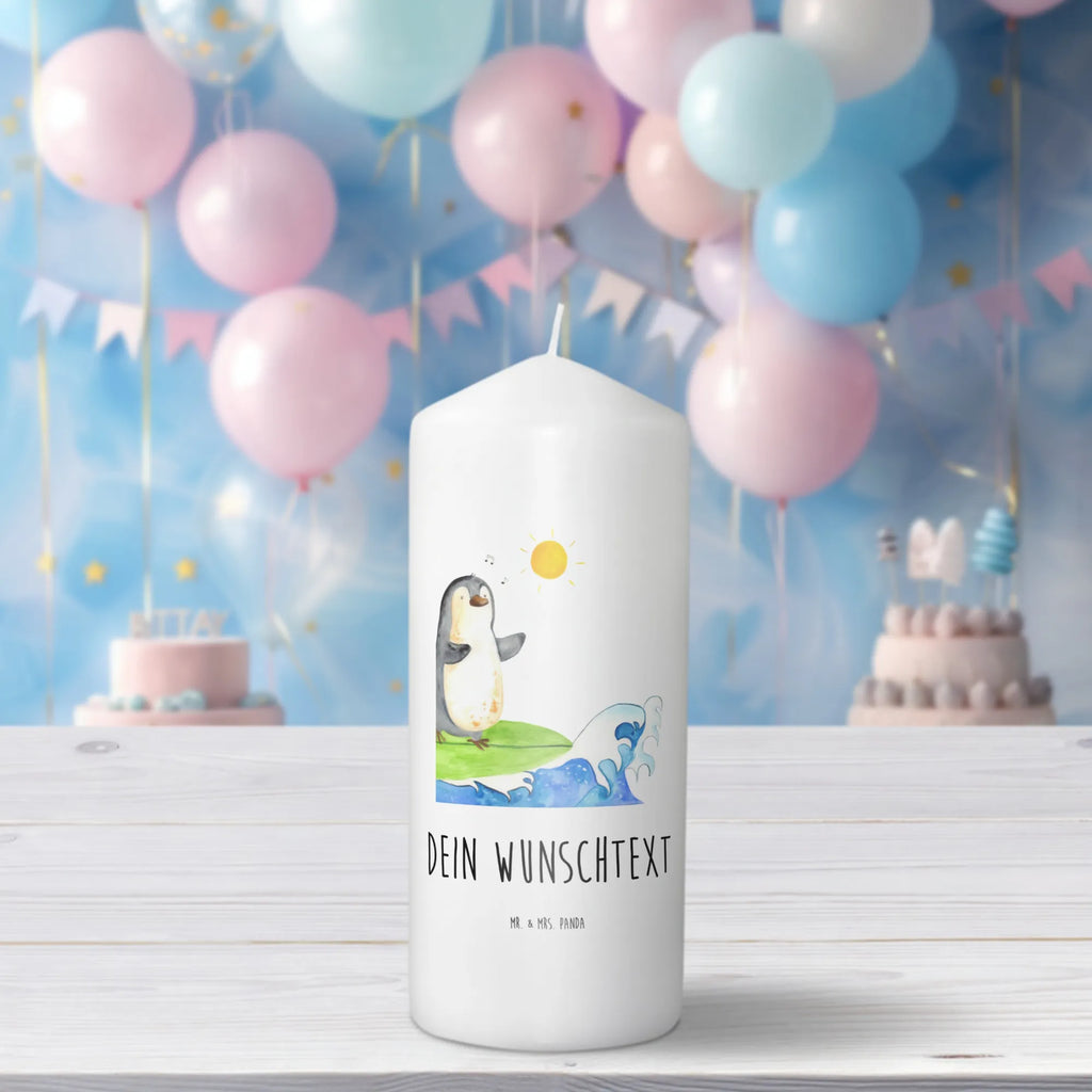 Personalisierte Kerze Pinguin Surfer Taufekerze Mit Namensgravur, Laternenkerze Mit Namensdruck, Outdoor-Kerze Mit Namensgravur, Stearinkerze Mit Gravur, Stabkerze Mit Gravur, Kerzen-Set Mit Namensgravur, Gastgeschenk Kerze Mit Namen, Gedenkkerze Mit Namen, Teelicht Mit Namensdruck, Osterkerze Mit Namen, Schwimmkerze Mit Namen, Kerze Mit Prägung Und Wunschname, Adventskerze Mit Wunschname, Kerze Mit Namen, Handgemachte Kerze Mit Wunschname, Handgegossene Kerze Mit Namen, Andachtskerze Mit Namensgravur, Tischkerze Mit Namensdruck, Glas-Kerze Mit Wunschname, Kommunionkerze Mit Namen, Tafelkerze Mit Wunschname, Holz-Kerze Mit Namen, Bienenwachskerze Mit Wunschname, Gartenkerze Mit Namen, Firmungskerze Mit Wunschname, Kerze Für Hochzeit Mit Namensgravur, Kerze Für Geburtstag Mit Wunschname, LED-Kerze Mit Wunschname, Weihnachtskerze Mit Namensgravur, Blockkerze Mit Namensdruck, Fair-Trade-Kerze Mit Namensgravur, Kerze Mit Spruch Und Namen, Streukerze Mit Namensdruck, Personalisierte Kerze, Grabkerze Mit Namensgravur, Sojawachskerze Mit Namensdruck, Trauerkerze Mit Namen, Votivkerze Mit Wunschname, Duftkerze Mit Namen, Metall-Kerze Mit Namensgravur, Bio-Kerze Mit Wunschname, Stumpenkerze Mit Namensgravur, Pinguin, Surfer, Portugal, Hawaii, Pinguine, Urlaub, Surfen, Wellen, Wellen Reiten