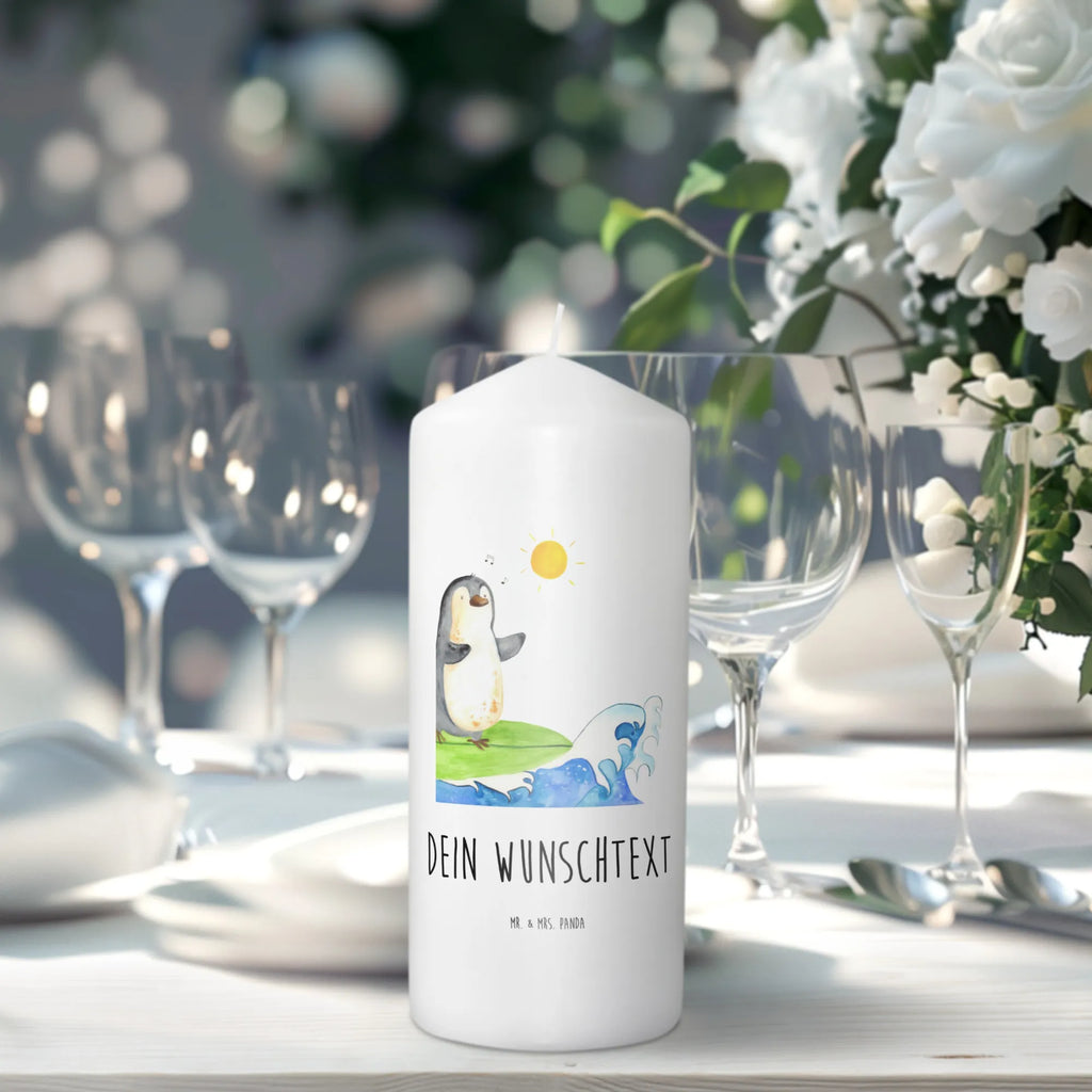 Personalisierte Kerze Pinguin Surfer Taufekerze Mit Namensgravur, Laternenkerze Mit Namensdruck, Outdoor-Kerze Mit Namensgravur, Stearinkerze Mit Gravur, Stabkerze Mit Gravur, Kerzen-Set Mit Namensgravur, Gastgeschenk Kerze Mit Namen, Gedenkkerze Mit Namen, Teelicht Mit Namensdruck, Osterkerze Mit Namen, Schwimmkerze Mit Namen, Kerze Mit Prägung Und Wunschname, Adventskerze Mit Wunschname, Kerze Mit Namen, Handgemachte Kerze Mit Wunschname, Handgegossene Kerze Mit Namen, Andachtskerze Mit Namensgravur, Tischkerze Mit Namensdruck, Glas-Kerze Mit Wunschname, Kommunionkerze Mit Namen, Tafelkerze Mit Wunschname, Holz-Kerze Mit Namen, Bienenwachskerze Mit Wunschname, Gartenkerze Mit Namen, Firmungskerze Mit Wunschname, Kerze Für Hochzeit Mit Namensgravur, Kerze Für Geburtstag Mit Wunschname, LED-Kerze Mit Wunschname, Weihnachtskerze Mit Namensgravur, Blockkerze Mit Namensdruck, Fair-Trade-Kerze Mit Namensgravur, Kerze Mit Spruch Und Namen, Streukerze Mit Namensdruck, Personalisierte Kerze, Grabkerze Mit Namensgravur, Sojawachskerze Mit Namensdruck, Trauerkerze Mit Namen, Votivkerze Mit Wunschname, Duftkerze Mit Namen, Metall-Kerze Mit Namensgravur, Bio-Kerze Mit Wunschname, Stumpenkerze Mit Namensgravur, Pinguin, Surfer, Portugal, Hawaii, Pinguine, Urlaub, Surfen, Wellen, Wellen Reiten
