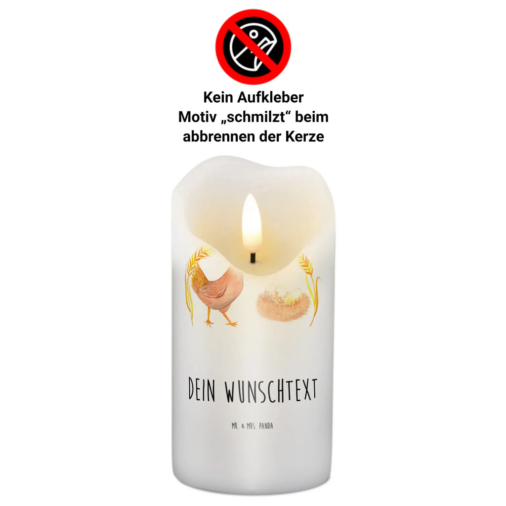 Personalisierte Kerze Huhn stolz Glas-Kerze Mit Wunschname, Teelicht Mit Namensdruck, Holz-Kerze Mit Namen, Andachtskerze Mit Namensgravur, Kerze Mit Spruch Und Namen, Stabkerze Mit Gravur, Bienenwachskerze Mit Wunschname, Osterkerze Mit Namen, Trauerkerze Mit Namen, Gedenkkerze Mit Namen, Firmungskerze Mit Wunschname, Sojawachskerze Mit Namensdruck, Outdoor-Kerze Mit Namensgravur, Laternenkerze Mit Namensdruck, Gastgeschenk Kerze Mit Namen, Grabkerze Mit Namensgravur, Personalisierte Kerze, Fair-Trade-Kerze Mit Namensgravur, Tischkerze Mit Namensdruck, Votivkerze Mit Wunschname, Kommunionkerze Mit Namen, Adventskerze Mit Wunschname, Kerzen-Set Mit Namensgravur, Schwimmkerze Mit Namen, Kerze Mit Prägung Und Wunschname, Handgegossene Kerze Mit Namen, Metall-Kerze Mit Namensgravur, Weihnachtskerze Mit Namensgravur, Taufekerze Mit Namensgravur, Bio-Kerze Mit Wunschname, Handgemachte Kerze Mit Wunschname, Stumpenkerze Mit Namensgravur, Kerze Für Hochzeit Mit Namensgravur, Blockkerze Mit Namensdruck, Kerze Für Geburtstag Mit Wunschname, LED-Kerze Mit Wunschname, Duftkerze Mit Namen, Kerze Mit Namen, Gartenkerze Mit Namen, Stearinkerze Mit Gravur, Tafelkerze Mit Wunschname, Streukerze Mit Namensdruck, Bauernhof, Hoftiere, Landwirt, Landwirtin, Motivation, Eier, Magie, Geburt, Henne, Schwangerschaft, Landleben, Hühner, Hof, Spruch, Hahn