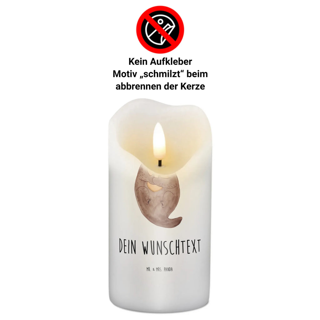 Personalizowana świeca wydra muszla Fair-Trade-Kerze Mit Namensgravur, Bienenwachskerze Mit Wunschname, Tischkerze Mit Namensdruck, Schwimmkerze Mit Namen, Blockkerze Mit Namensdruck, Gastgeschenk Kerze Mit Namen, Laternenkerze Mit Namensdruck, Kerze Mit Namen, Kerze Für Geburtstag Mit Wunschname, Kerze Für Hochzeit Mit Namensgravur, Osterkerze Mit Namen, Votivkerze Mit Wunschname, Adventskerze Mit Wunschname, Stabkerze Mit Gravur, Andachtskerze Mit Namensgravur, Duftkerze Mit Namen, Grabkerze Mit Namensgravur, Kerze Mit Spruch Und Namen, Kerzen-Set Mit Namensgravur, Sojawachskerze Mit Namensdruck, LED-Kerze Mit Wunschname, Stumpenkerze Mit Namensgravur, Gedenkkerze Mit Namen, Streukerze Mit Namensdruck, Metall-Kerze Mit Namensgravur, Personalisierte Kerze, Teelicht Mit Namensdruck, Weihnachtskerze Mit Namensgravur, Trauerkerze Mit Namen, Holz-Kerze Mit Namen, Firmungskerze Mit Wunschname, Stearinkerze Mit Gravur, Taufekerze Mit Namensgravur, Bio-Kerze Mit Wunschname, Handgemachte Kerze Mit Wunschname, Kommunionkerze Mit Namen, Tafelkerze Mit Wunschname, Gartenkerze Mit Namen, Glas-Kerze Mit Wunschname, Handgegossene Kerze Mit Namen, Kerze Mit Prägung Und Wunschname, Outdoor-Kerze Mit Namensgravur, Otter, Fischotter, Seeotter, Tagträumen, Grübeln, Otterliebe, Büro, Motivation, Träumen