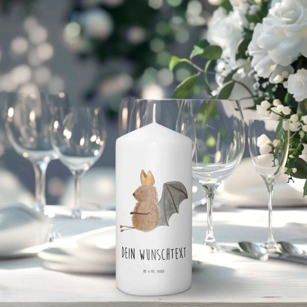 Personalisierte Kerze Fledermaus sitzend Kerze, Taufkerze, Kommunionskerze, Geburtstagskerze, Geschenk Kerze, Taufgeschenk Kerze, Kerze mit Druck, Besondere Kerze, Geschenkidee Kerze, Kerze für Kommunion, kerze personalisiert, personalisierte kerze, personalisierte kerzen, Tiermotive, Gute Laune, lustige Sprüche, Tiere, Fledermaus, Fledermäuse, Motivation, entspannen
