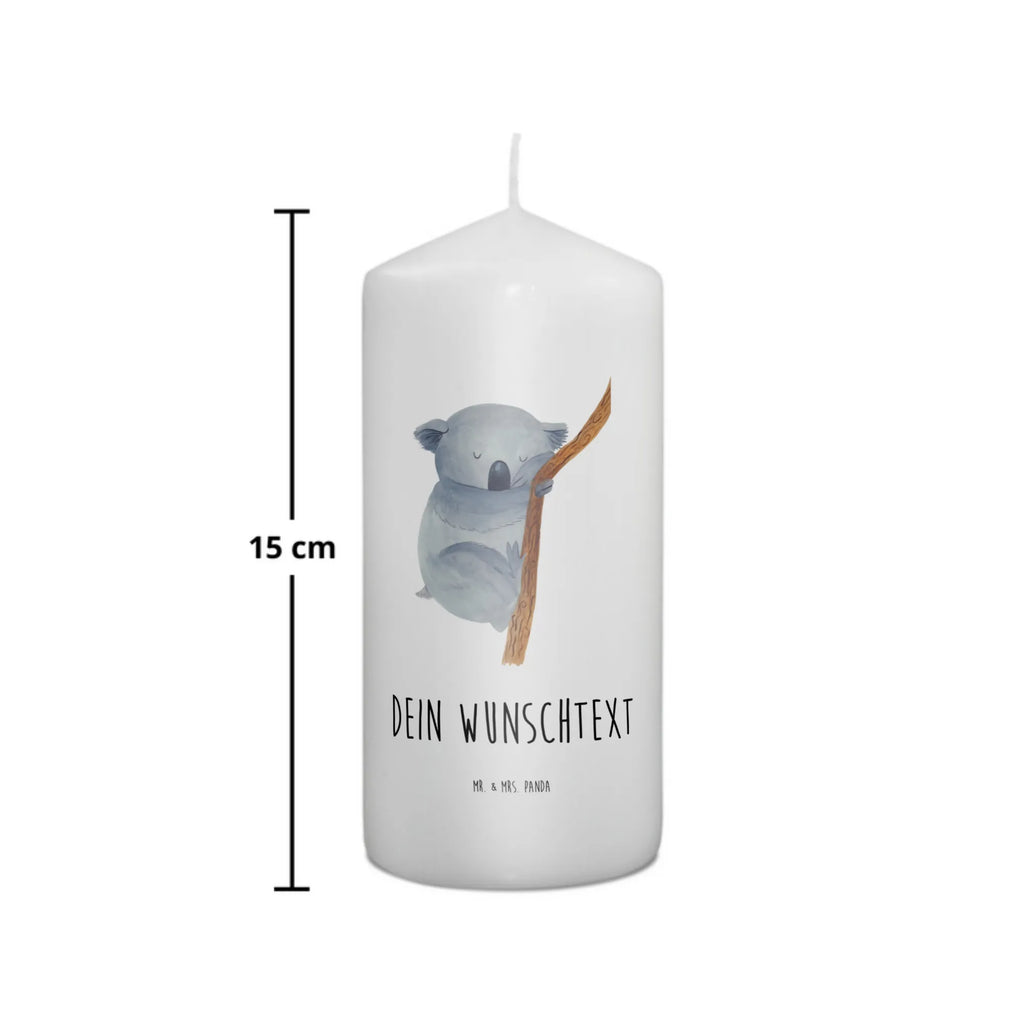 Personalised candle koala Bienenwachskerze Mit Wunschname, Osterkerze Mit Namen, Taufekerze Mit Namensgravur, LED-Kerze Mit Wunschname, Kerze Für Geburtstag Mit Wunschname, Glas-Kerze Mit Wunschname, Kommunionkerze Mit Namen, Gastgeschenk Kerze Mit Namen, Duftkerze Mit Namen, Teelicht Mit Namensdruck, Kerze Mit Spruch Und Namen, Adventskerze Mit Wunschname, Andachtskerze Mit Namensgravur, Weihnachtskerze Mit Namensgravur, Laternenkerze Mit Namensdruck, Blockkerze Mit Namensdruck, Tischkerze Mit Namensdruck, Personalisierte Kerze, Metall-Kerze Mit Namensgravur, Schwimmkerze Mit Namen, Kerzen-Set Mit Namensgravur, Handgemachte Kerze Mit Wunschname, Stabkerze Mit Gravur, Kerze Mit Namen, Firmungskerze Mit Wunschname, Bio-Kerze Mit Wunschname, Gartenkerze Mit Namen, Kerze Für Hochzeit Mit Namensgravur, Tafelkerze Mit Wunschname, Grabkerze Mit Namensgravur, Votivkerze Mit Wunschname, Fair-Trade-Kerze Mit Namensgravur, Holz-Kerze Mit Namen, Kerze Mit Prägung Und Wunschname, Trauerkerze Mit Namen, Handgegossene Kerze Mit Namen, Gedenkkerze Mit Namen, Stumpenkerze Mit Namensgravur, Sojawachskerze Mit Namensdruck, Stearinkerze Mit Gravur, Streukerze Mit Namensdruck, Outdoor-Kerze Mit Namensgravur, Lustige Sprüche, Tiere, Tiermotive, Gute Laune, Schlafzimmer, Koala, Traumland, Traum, Träumen, Bär, schlafen, Koalabär
