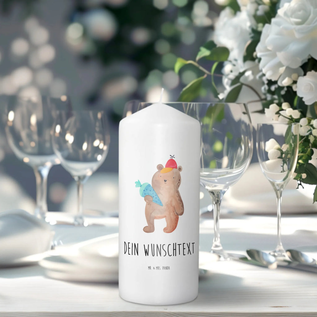 Personalizowana świeca Niedźwiedź Torebka szkolna Adventskerze Mit Wunschname, Trauerkerze Mit Namen, Tischkerze Mit Namensdruck, Kommunionkerze Mit Namen, Laternenkerze Mit Namensdruck, Gartenkerze Mit Namen, Blockkerze Mit Namensdruck, Kerzen-Set Mit Namensgravur, Handgemachte Kerze Mit Wunschname, Votivkerze Mit Wunschname, Andachtskerze Mit Namensgravur, Kerze Mit Prägung Und Wunschname, Kerze Mit Namen, Weihnachtskerze Mit Namensgravur, Kerze Mit Spruch Und Namen, Outdoor-Kerze Mit Namensgravur, Streukerze Mit Namensdruck, Firmungskerze Mit Wunschname, Duftkerze Mit Namen, Personalisierte Kerze, Gedenkkerze Mit Namen, Teelicht Mit Namensdruck, Kerze Für Hochzeit Mit Namensgravur, Metall-Kerze Mit Namensgravur, Stearinkerze Mit Gravur, Kerze Für Geburtstag Mit Wunschname, Glas-Kerze Mit Wunschname, Sojawachskerze Mit Namensdruck, Taufekerze Mit Namensgravur, Bio-Kerze Mit Wunschname, Stabkerze Mit Gravur, Bienenwachskerze Mit Wunschname, Holz-Kerze Mit Namen, Tafelkerze Mit Wunschname, Osterkerze Mit Namen, Gastgeschenk Kerze Mit Namen, LED-Kerze Mit Wunschname, Handgegossene Kerze Mit Namen, Fair-Trade-Kerze Mit Namensgravur, Grabkerze Mit Namensgravur, Schwimmkerze Mit Namen, Stumpenkerze Mit Namensgravur, Teddy, Bär, Teddybär, Bär Motiv, Grundschule, Schulbeginn, Schultüte, Einschulung Geschenk, Schulanfang, Schule Geschenk, Erster Schultag Geschenk