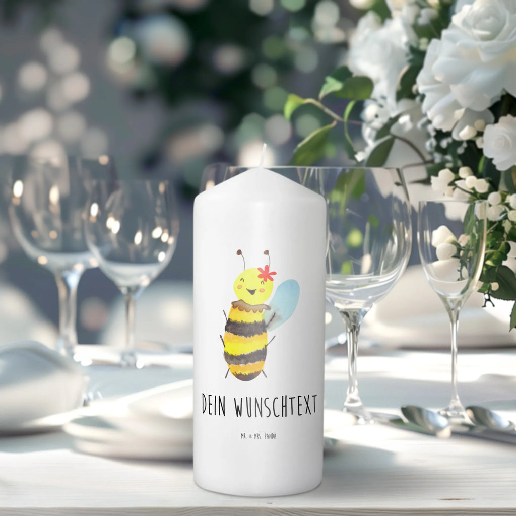Personalised candle bee happy Stumpenkerze Mit Namensgravur, Stabkerze Mit Gravur, Trauerkerze Mit Namen, Teelicht Mit Namensdruck, Outdoor-Kerze Mit Namensgravur, Osterkerze Mit Namen, Fair-Trade-Kerze Mit Namensgravur, Kommunionkerze Mit Namen, Bio-Kerze Mit Wunschname, Kerze Mit Spruch Und Namen, Weihnachtskerze Mit Namensgravur, Bienenwachskerze Mit Wunschname, Metall-Kerze Mit Namensgravur, Laternenkerze Mit Namensdruck, Holz-Kerze Mit Namen, Gartenkerze Mit Namen, Taufekerze Mit Namensgravur, Kerzen-Set Mit Namensgravur, Gedenkkerze Mit Namen, Gastgeschenk Kerze Mit Namen, Tafelkerze Mit Wunschname, Kerze Mit Prägung Und Wunschname, LED-Kerze Mit Wunschname, Schwimmkerze Mit Namen, Stearinkerze Mit Gravur, Kerze Für Hochzeit Mit Namensgravur, Tischkerze Mit Namensdruck, Sojawachskerze Mit Namensdruck, Adventskerze Mit Wunschname, Blockkerze Mit Namensdruck, Personalisierte Kerze, Grabkerze Mit Namensgravur, Streukerze Mit Namensdruck, Duftkerze Mit Namen, Kerze Für Geburtstag Mit Wunschname, Glas-Kerze Mit Wunschname, Handgegossene Kerze Mit Namen, Votivkerze Mit Wunschname, Kerze Mit Namen, Andachtskerze Mit Namensgravur, Handgemachte Kerze Mit Wunschname, Firmungskerze Mit Wunschname, Biene, Wespe, Hummel