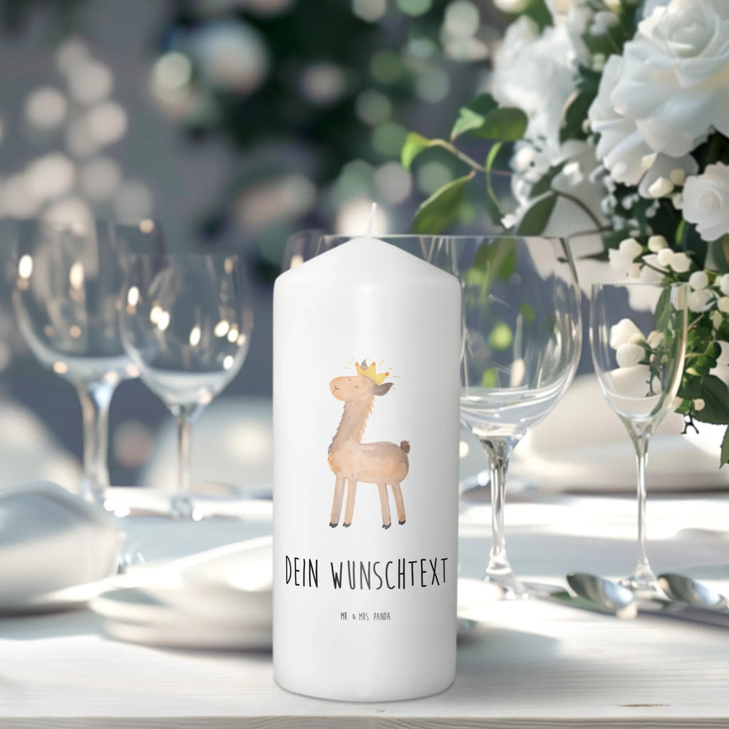 Personalised candle lama king Bio-Kerze Mit Wunschname, Handgemachte Kerze Mit Wunschname, Schwimmkerze Mit Namen, Firmungskerze Mit Wunschname, Andachtskerze Mit Namensgravur, Duftkerze Mit Namen, Bienenwachskerze Mit Wunschname, Kerze Mit Namen, Streukerze Mit Namensdruck, Kerze Für Geburtstag Mit Wunschname, Osterkerze Mit Namen, Laternenkerze Mit Namensdruck, Kerze Mit Spruch Und Namen, Teelicht Mit Namensdruck, Holz-Kerze Mit Namen, Tischkerze Mit Namensdruck, Stabkerze Mit Gravur, Gastgeschenk Kerze Mit Namen, Personalisierte Kerze, Kerzen-Set Mit Namensgravur, Fair-Trade-Kerze Mit Namensgravur, Trauerkerze Mit Namen, Adventskerze Mit Wunschname, Votivkerze Mit Wunschname, Handgegossene Kerze Mit Namen, Weihnachtskerze Mit Namensgravur, Gedenkkerze Mit Namen, Taufekerze Mit Namensgravur, Stearinkerze Mit Gravur, Grabkerze Mit Namensgravur, Kommunionkerze Mit Namen, Sojawachskerze Mit Namensdruck, Metall-Kerze Mit Namensgravur, Stumpenkerze Mit Namensgravur, Tafelkerze Mit Wunschname, Blockkerze Mit Namensdruck, LED-Kerze Mit Wunschname, Kerze Für Hochzeit Mit Namensgravur, Outdoor-Kerze Mit Namensgravur, Kerze Mit Prägung Und Wunschname, Glas-Kerze Mit Wunschname, Gartenkerze Mit Namen, Lama, Alpaka, Mama, Abitur, Freundin, Abi, Lamas, König, Vorgesetzter, Kollegin, Papa, Büro Kollege, Chef, Königin