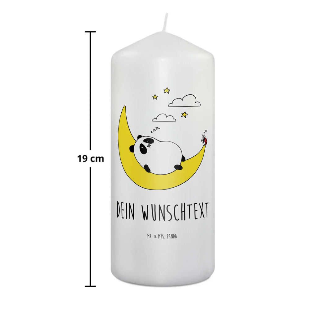 Personalised candle Panda Easy Bienenwachskerze Mit Wunschname, Glas-Kerze Mit Wunschname, Personalisierte Kerze, Holz-Kerze Mit Namen, Outdoor-Kerze Mit Namensgravur, Kerze Mit Namen, LED-Kerze Mit Wunschname, Taufekerze Mit Namensgravur, Schwimmkerze Mit Namen, Stabkerze Mit Gravur, Streukerze Mit Namensdruck, Tafelkerze Mit Wunschname, Andachtskerze Mit Namensgravur, Metall-Kerze Mit Namensgravur, Kerze Für Hochzeit Mit Namensgravur, Stearinkerze Mit Gravur, Tischkerze Mit Namensdruck, Votivkerze Mit Wunschname, Osterkerze Mit Namen, Kerze Mit Prägung Und Wunschname, Sojawachskerze Mit Namensdruck, Duftkerze Mit Namen, Trauerkerze Mit Namen, Kerzen-Set Mit Namensgravur, Fair-Trade-Kerze Mit Namensgravur, Kommunionkerze Mit Namen, Gedenkkerze Mit Namen, Gartenkerze Mit Namen, Handgegossene Kerze Mit Namen, Kerze Für Geburtstag Mit Wunschname, Bio-Kerze Mit Wunschname, Grabkerze Mit Namensgravur, Kerze Mit Spruch Und Namen, Gastgeschenk Kerze Mit Namen, Handgemachte Kerze Mit Wunschname, Weihnachtskerze Mit Namensgravur, Firmungskerze Mit Wunschname, Stumpenkerze Mit Namensgravur, Adventskerze Mit Wunschname, Teelicht Mit Namensdruck, Blockkerze Mit Namensdruck, Laternenkerze Mit Namensdruck