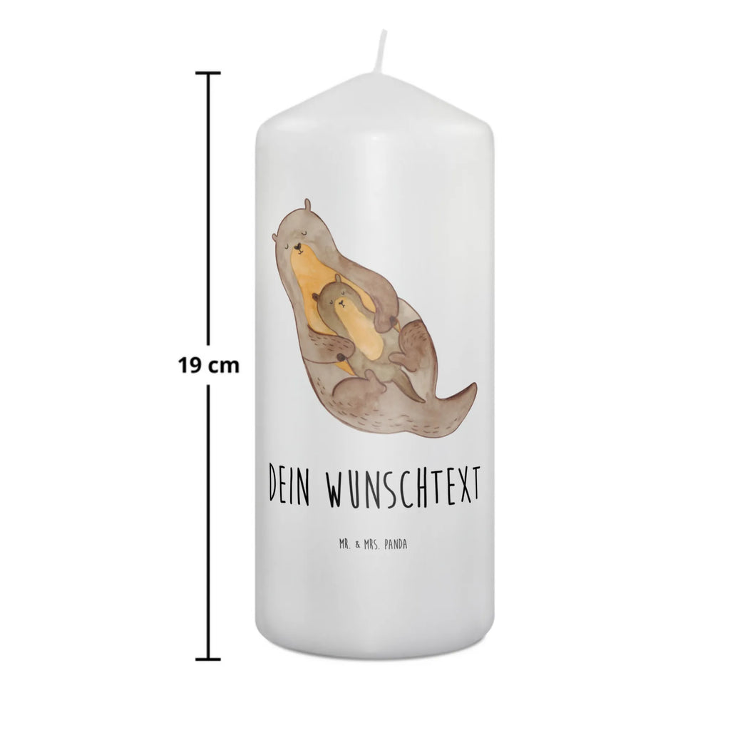 Personalisierte Kerze Otter mit Kind Blockkerze Mit Namensdruck, Holz-Kerze Mit Namen, Glas-Kerze Mit Wunschname, Bienenwachskerze Mit Wunschname, Stabkerze Mit Gravur, Kerzen-Set Mit Namensgravur, Kerze Mit Namen, Kerze Für Hochzeit Mit Namensgravur, Fair-Trade-Kerze Mit Namensgravur, Gedenkkerze Mit Namen, Handgemachte Kerze Mit Wunschname, Teelicht Mit Namensdruck, Votivkerze Mit Wunschname, Metall-Kerze Mit Namensgravur, Sojawachskerze Mit Namensdruck, Taufekerze Mit Namensgravur, Osterkerze Mit Namen, Kerze Mit Prägung Und Wunschname, Trauerkerze Mit Namen, Tafelkerze Mit Wunschname, Firmungskerze Mit Wunschname, Gastgeschenk Kerze Mit Namen, Stearinkerze Mit Gravur, Schwimmkerze Mit Namen, Adventskerze Mit Wunschname, Duftkerze Mit Namen, Gartenkerze Mit Namen, Bio-Kerze Mit Wunschname, Streukerze Mit Namensdruck, Stumpenkerze Mit Namensgravur, Kerze Für Geburtstag Mit Wunschname, Andachtskerze Mit Namensgravur, Outdoor-Kerze Mit Namensgravur, Kerze Mit Spruch Und Namen, Tischkerze Mit Namensdruck, Laternenkerze Mit Namensdruck, Grabkerze Mit Namensgravur, Weihnachtskerze Mit Namensgravur, Handgegossene Kerze Mit Namen, LED-Kerze Mit Wunschname, Personalisierte Kerze, Kommunionkerze Mit Namen, Otter, Fischotter, Seeotter, Otter Seeotter See Otter